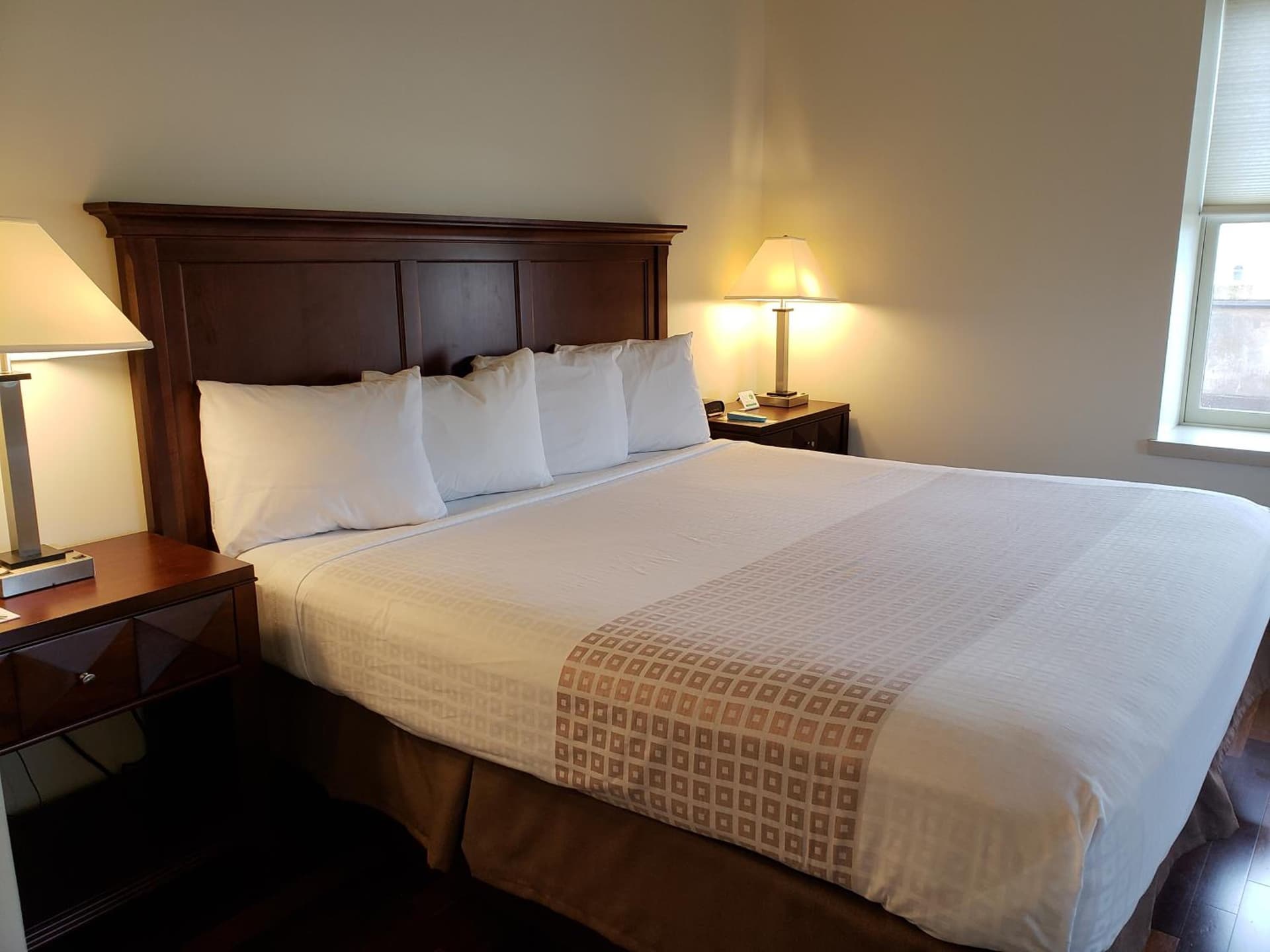 Grand Eastonian Hotel & Suites interior in Easton, PA — gallery photo 2