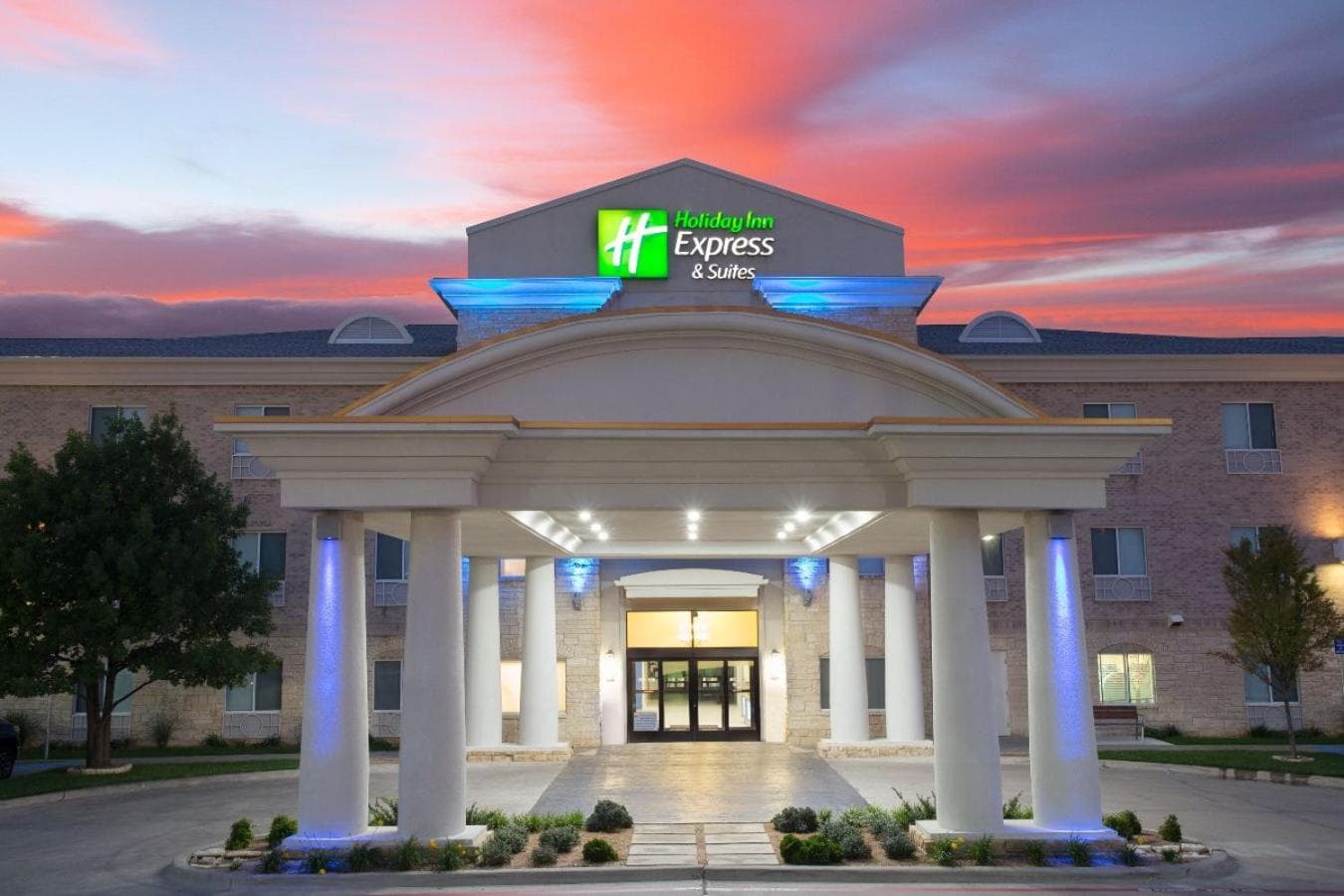 Holiday Inn Express & Suites Amarillo by IHG interior in Amarillo, TX — gallery photo 2