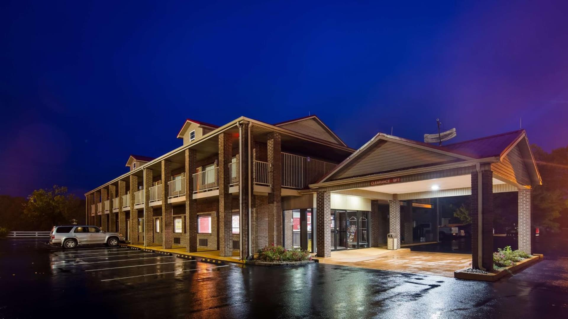 Best Western Paris Inn featured exterior or lobby in Paris, KY — similar hotel