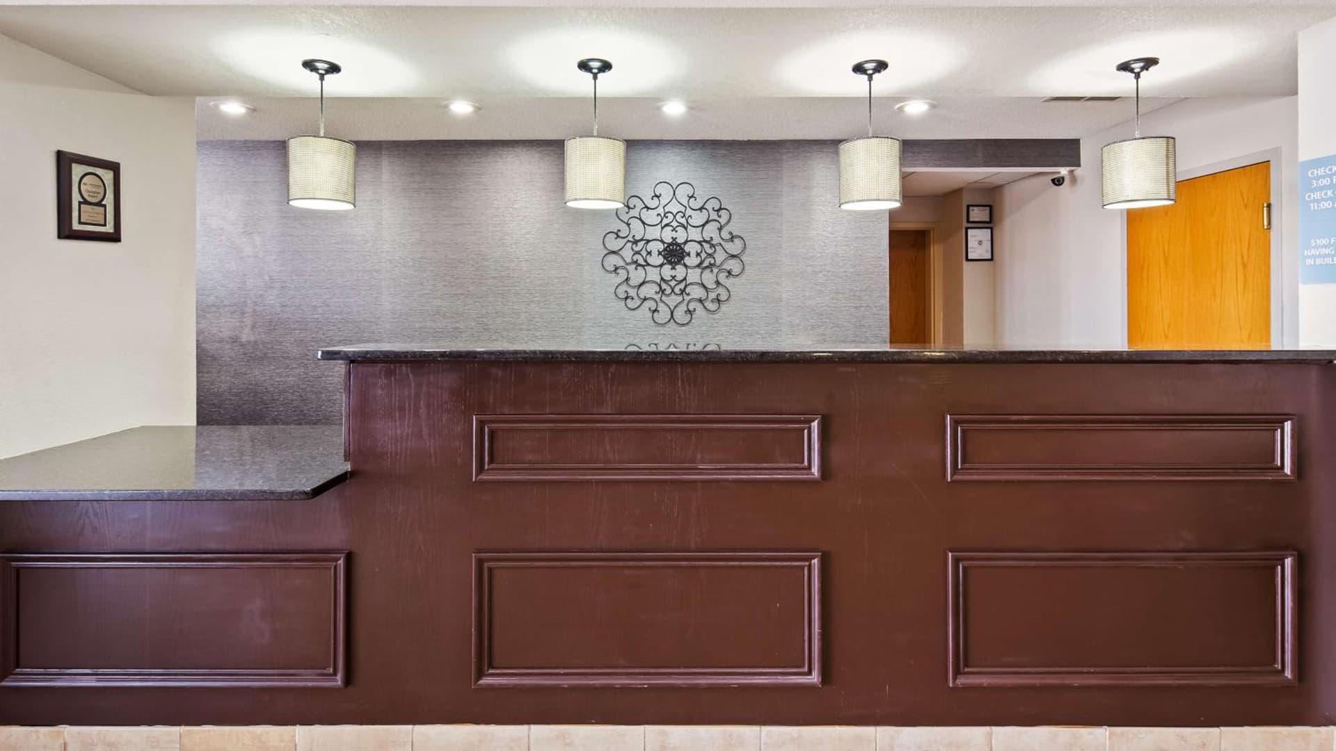 Best Western Lake Cumberland Inn interior in Monticello, KY — gallery photo 2