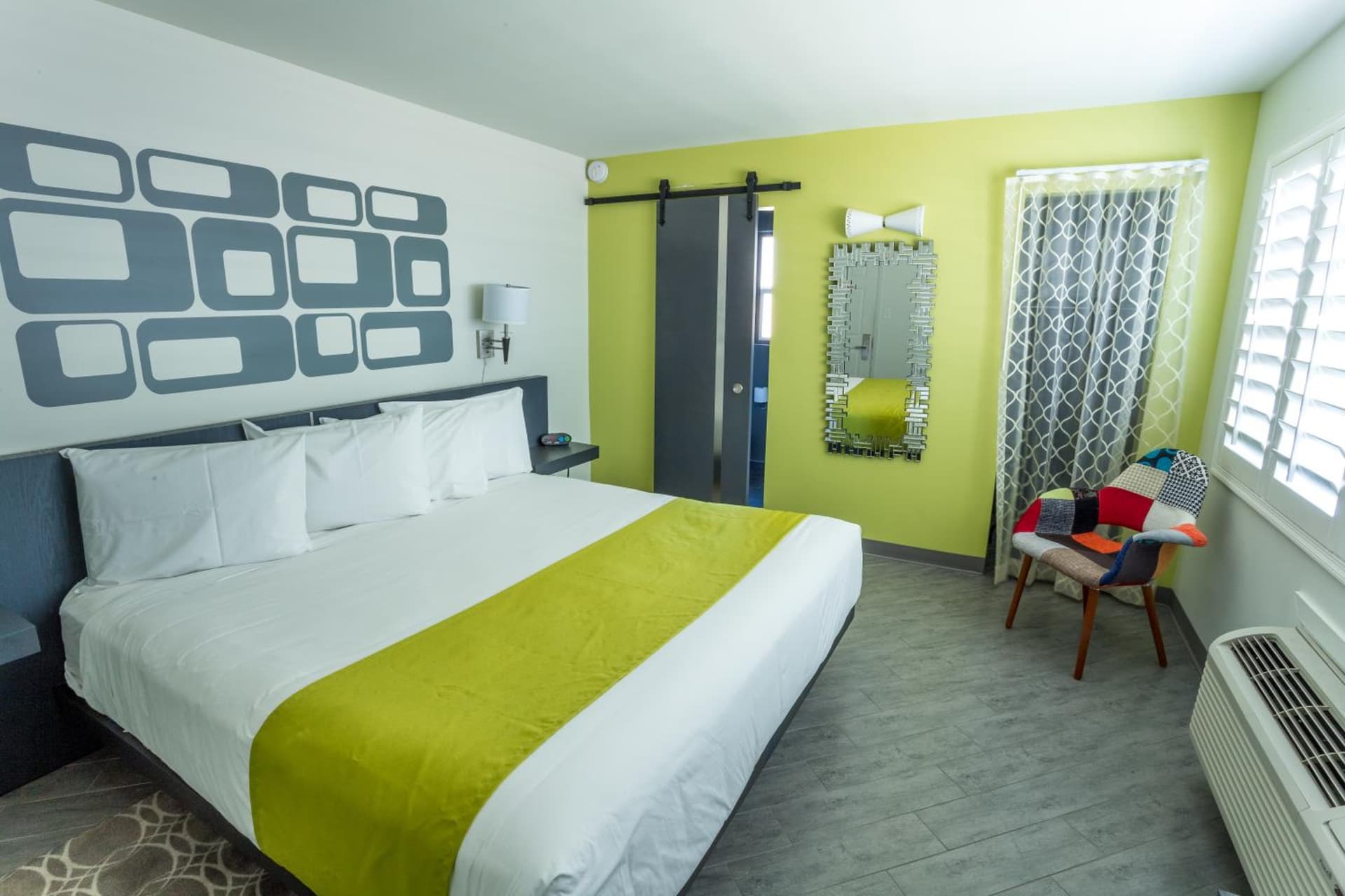 University Inn ASU/Tempe interior in Tempe, AZ — gallery photo 2