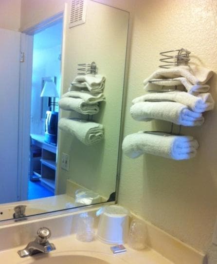Hilltop Inn & Suites gallery photo in Victorville, CA — image 33
