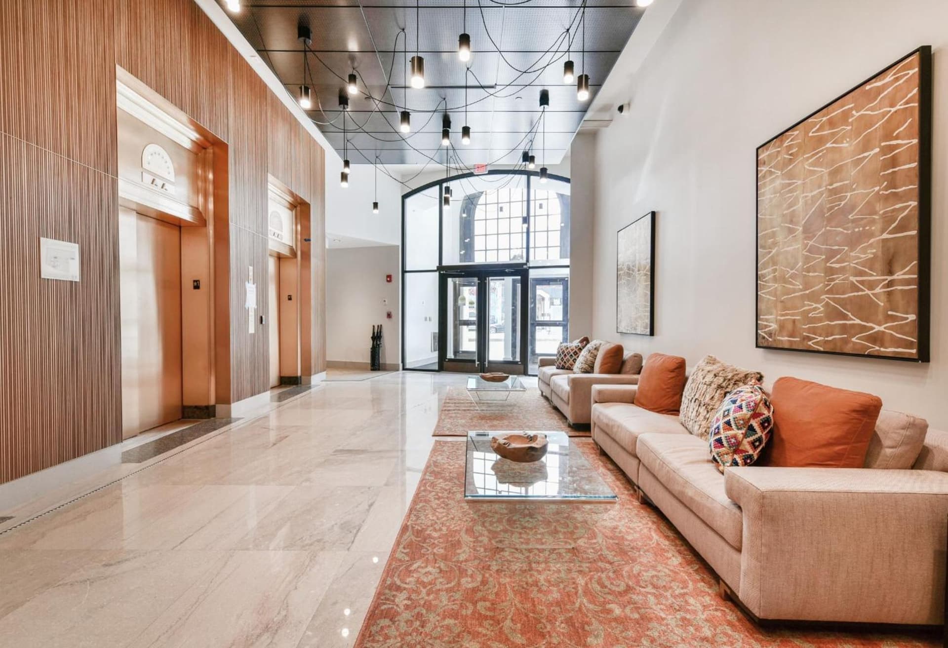 Global Luxury Suites Downtown Boston interior in Boston, MA — gallery photo 2
