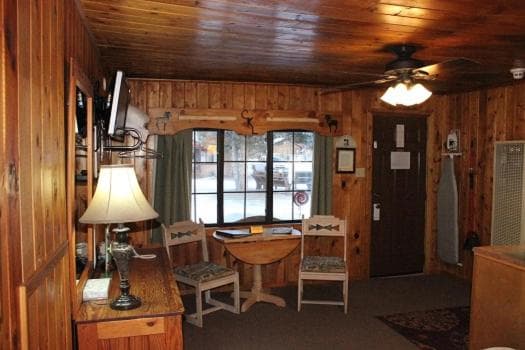 Copper King Lodge property views in Red River, NM — gallery photo 3