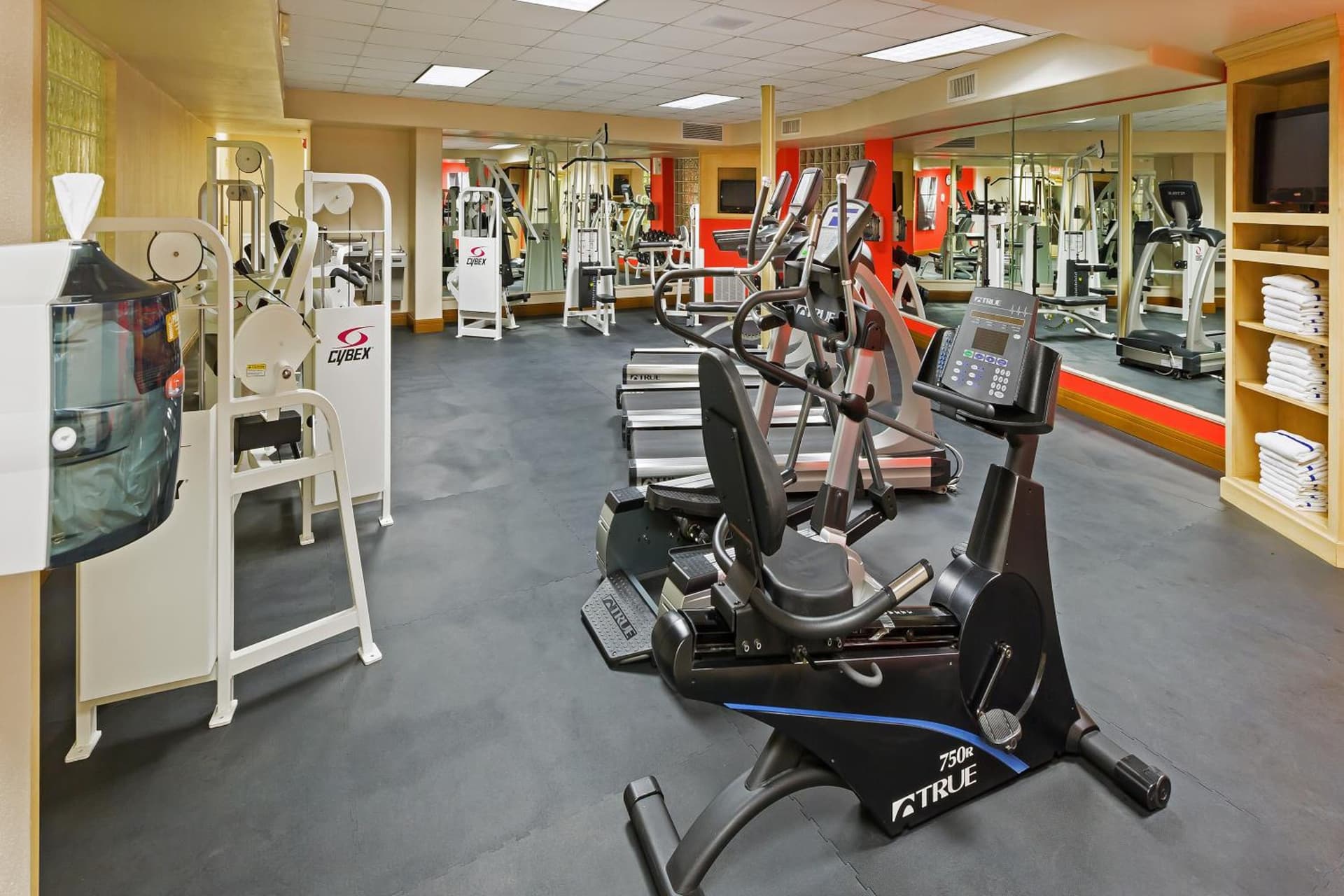 Radisson Hotel El Paso Airport gallery photo in El Paso, TX — image 53