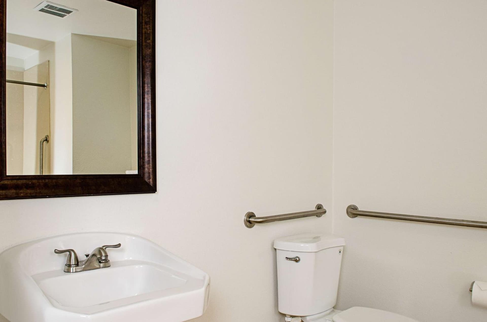 Motel 6-Modesto, CA - Downtown gallery photo in Modesto, CA — image 13