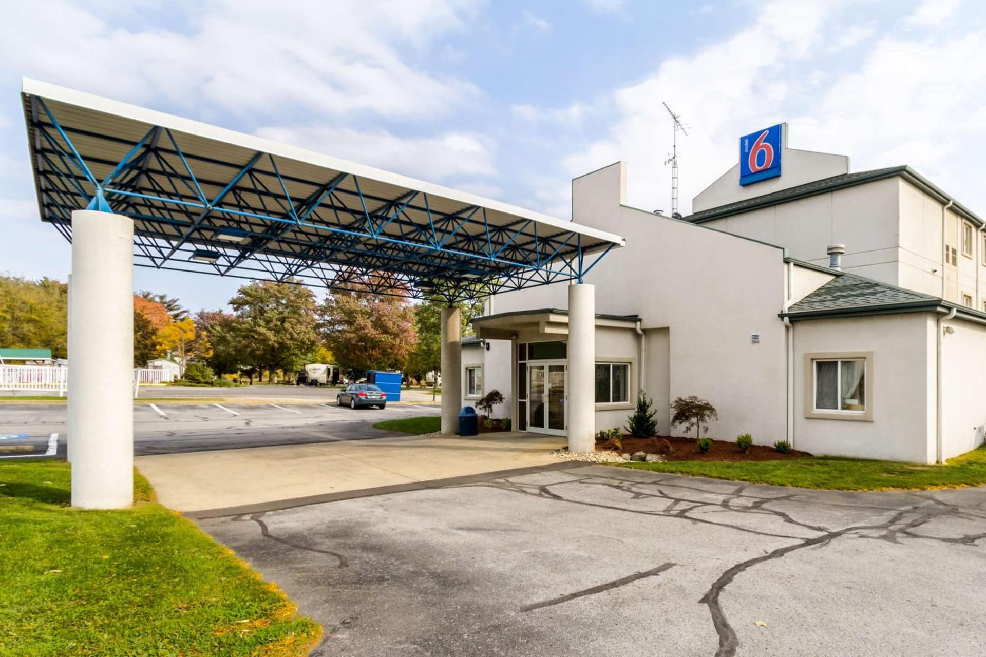 Motel 6-Milan, OH - Sandusky featured exterior or lobby in Milan, OH — similar hotel