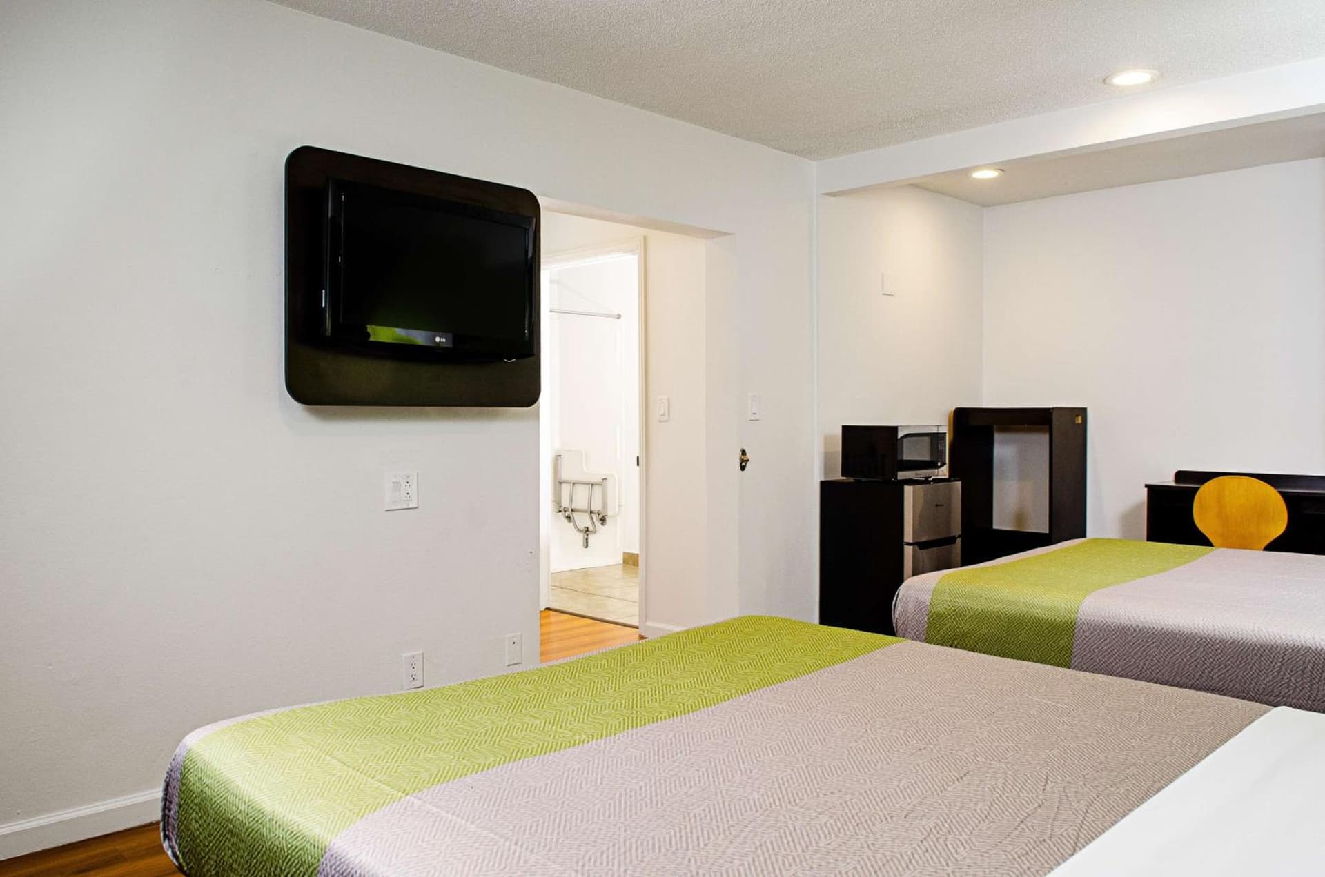 Motel 6-Modesto, CA - Downtown gallery photo in Modesto, CA — image 6