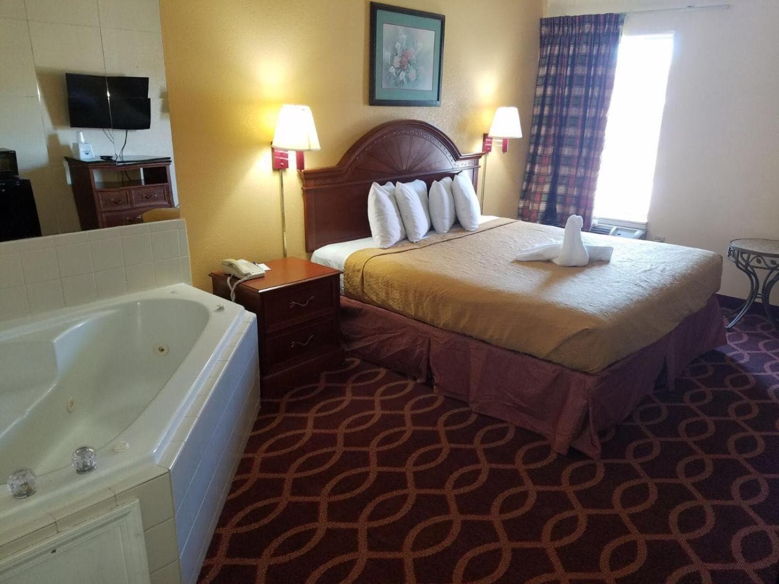 American Inn Evansville East interior in Evansville, IN — gallery photo 2