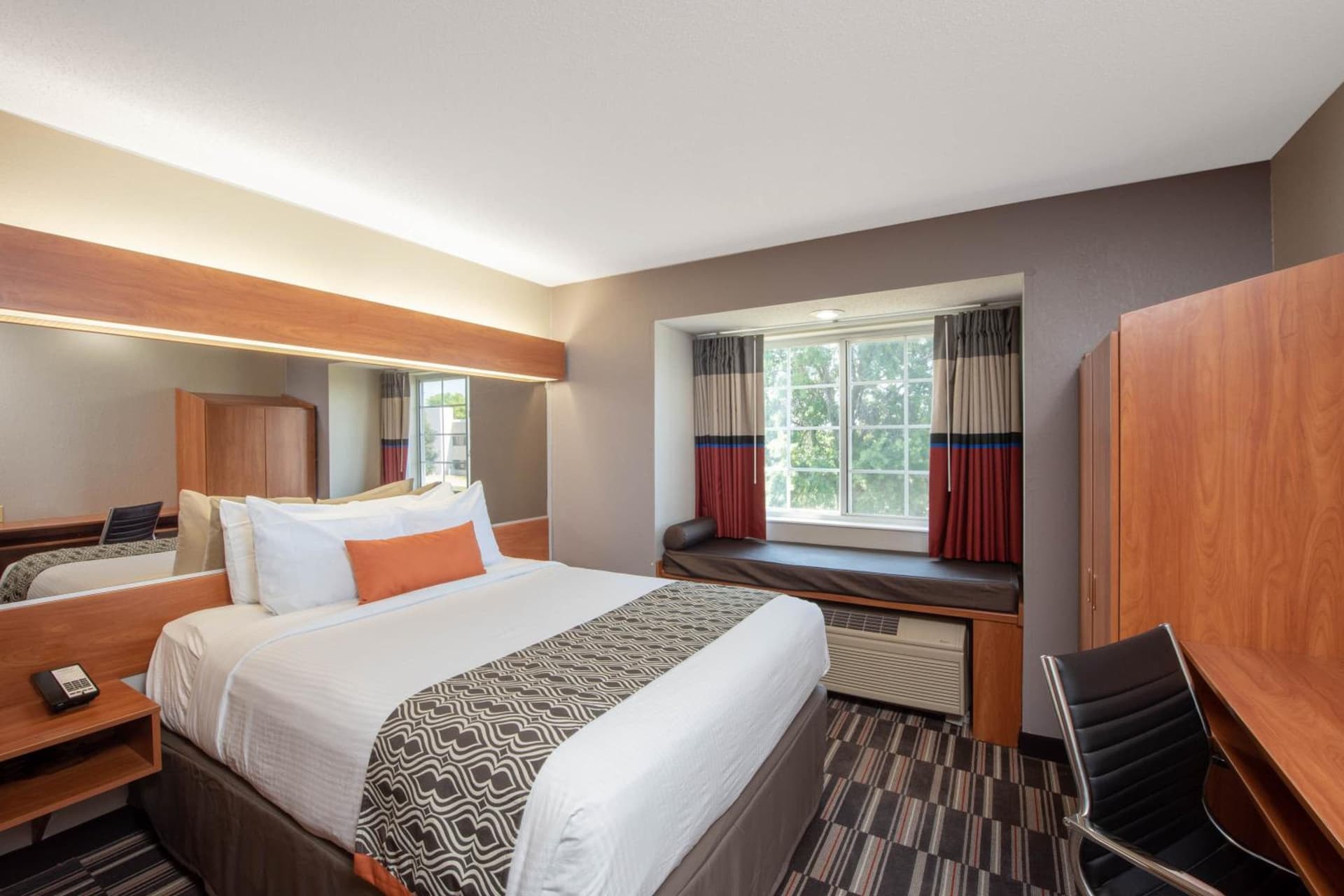 Microtel Inn & Suites by Wyndham Springfield gallery photo in Springfield, IL — image 25