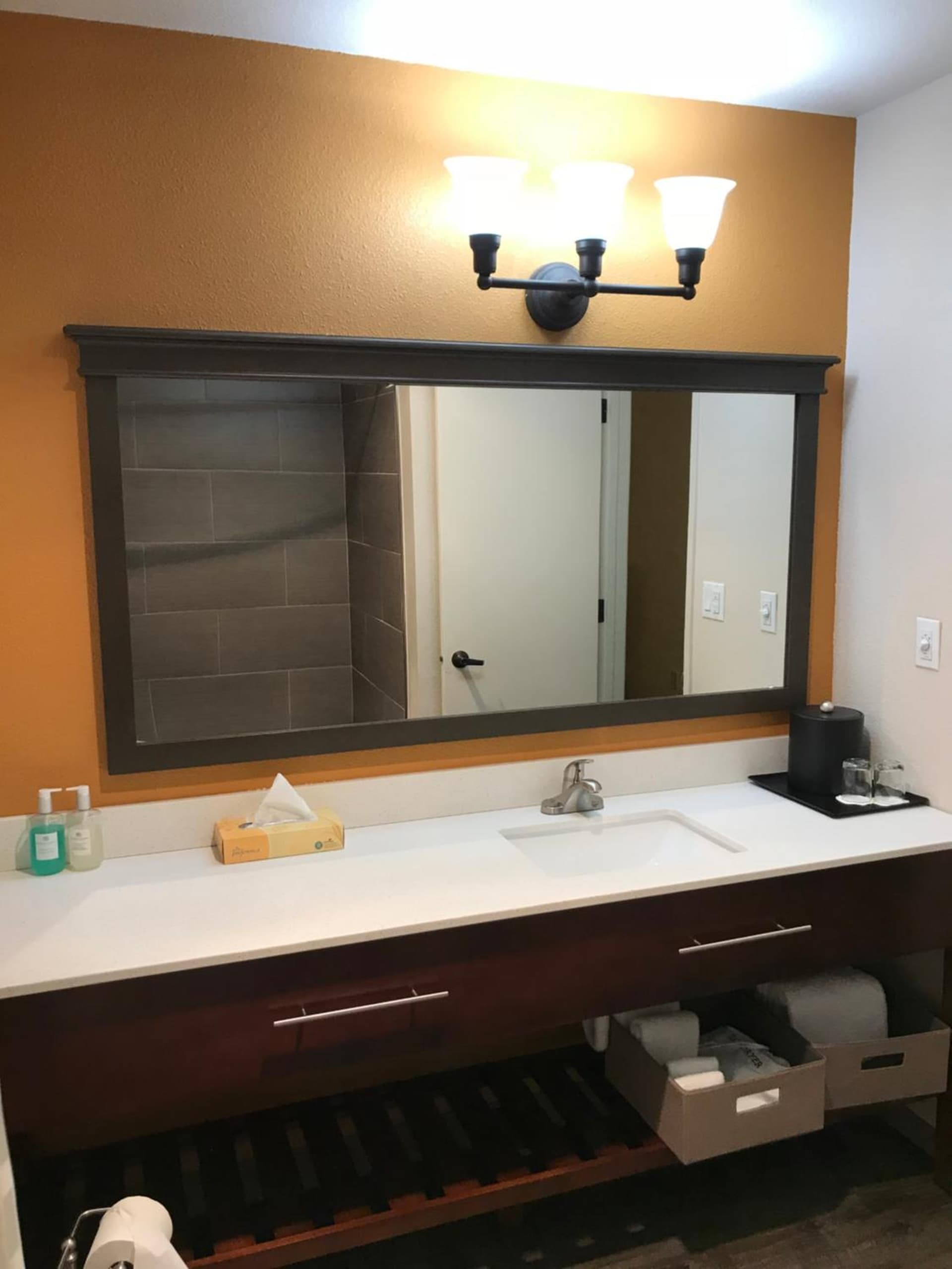 Coast Inn at Lake Hood property views in Anchorage, AK — gallery photo 3