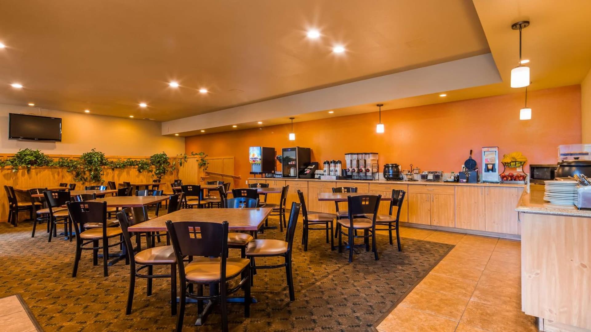 BEST WESTERN PLUS Hartford Lodge property views in Sutherlin, OR — gallery photo 3