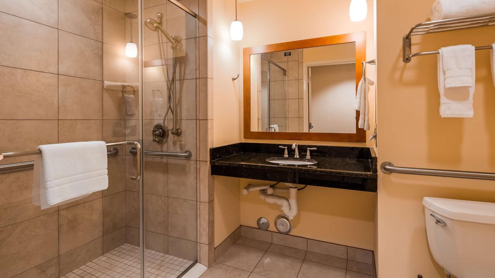 Best Western PLUS Westgate Inn and Suites gallery photo in Leland, NC — image 7