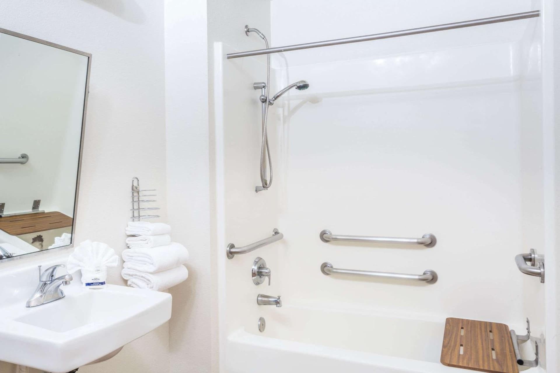 Microtel Inn & Suites by Wyndham Salt Lake City Airport property views in Salt Lake City, UT — gallery photo 3