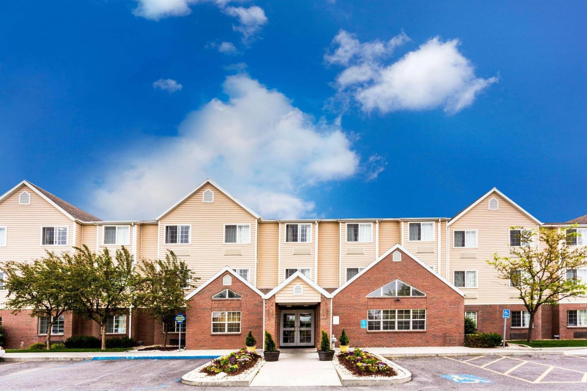 Microtel Inn & Suites by Wyndham Salt Lake City Airport gallery photo in Salt Lake City, UT — image 42