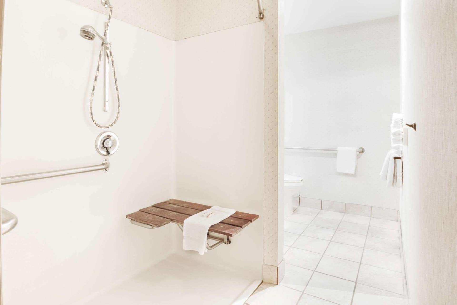 Microtel Inn by Wyndham Greensboro gallery photo in Greensboro, NC — image 4