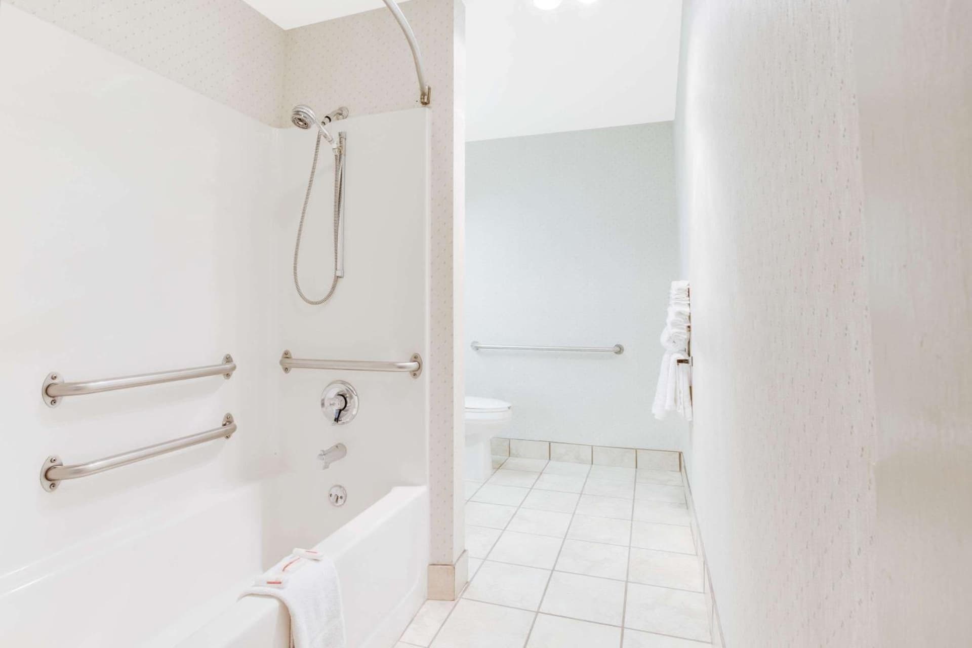 Microtel Inn by Wyndham Greensboro gallery photo in Greensboro, NC — image 10