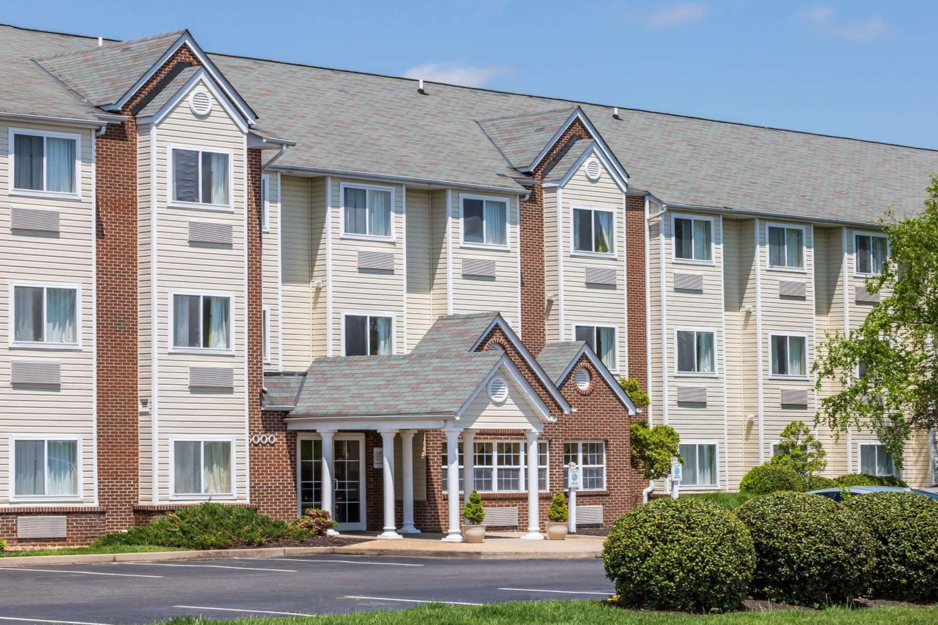 Microtel Inn & Suites by Wyndham — hotel in Sandston, Virginia
