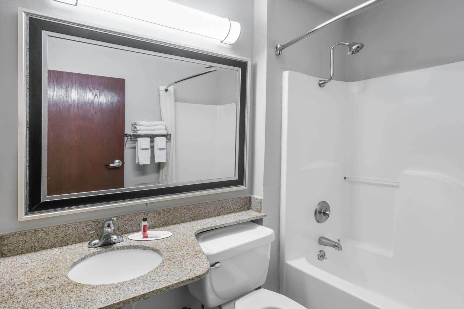 Microtel Inn and Suites Lafayette gallery photo in Lafayette, LA — image 19