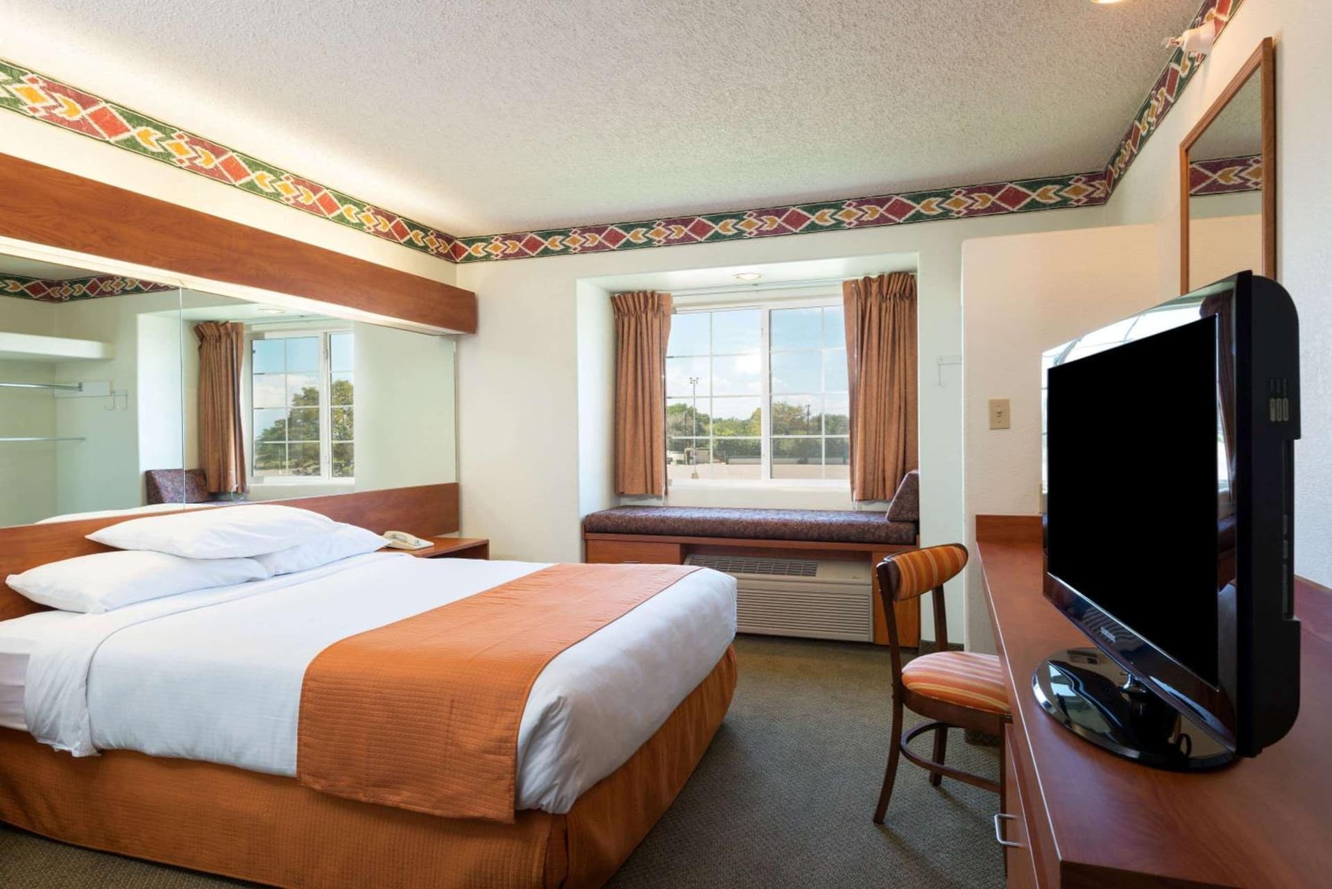 Microtel Inn and Suites Pueblo interior in Pueblo, CO — gallery photo 2