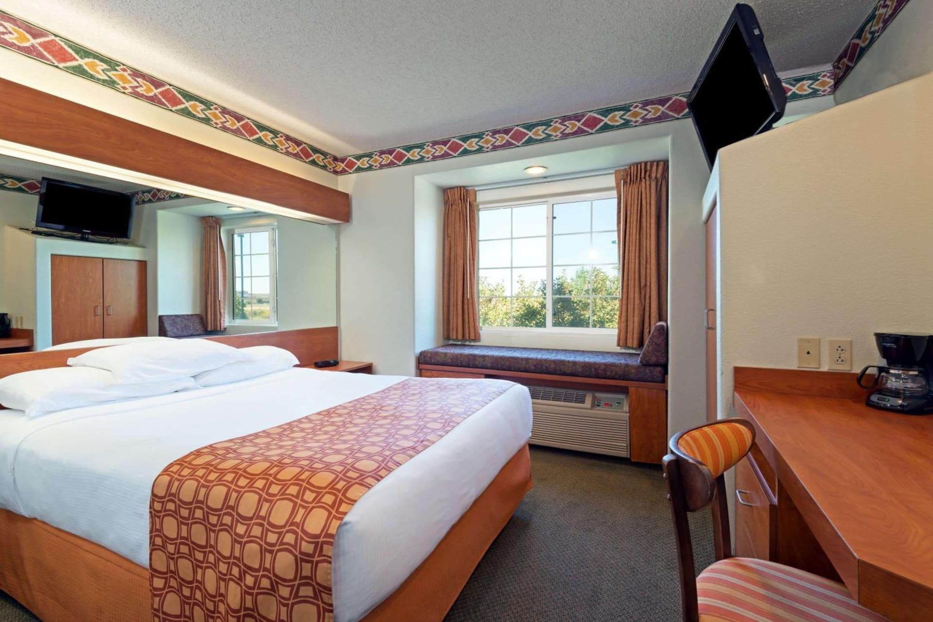 Microtel Inn and Suites Pueblo property views in Pueblo, CO — gallery photo 3