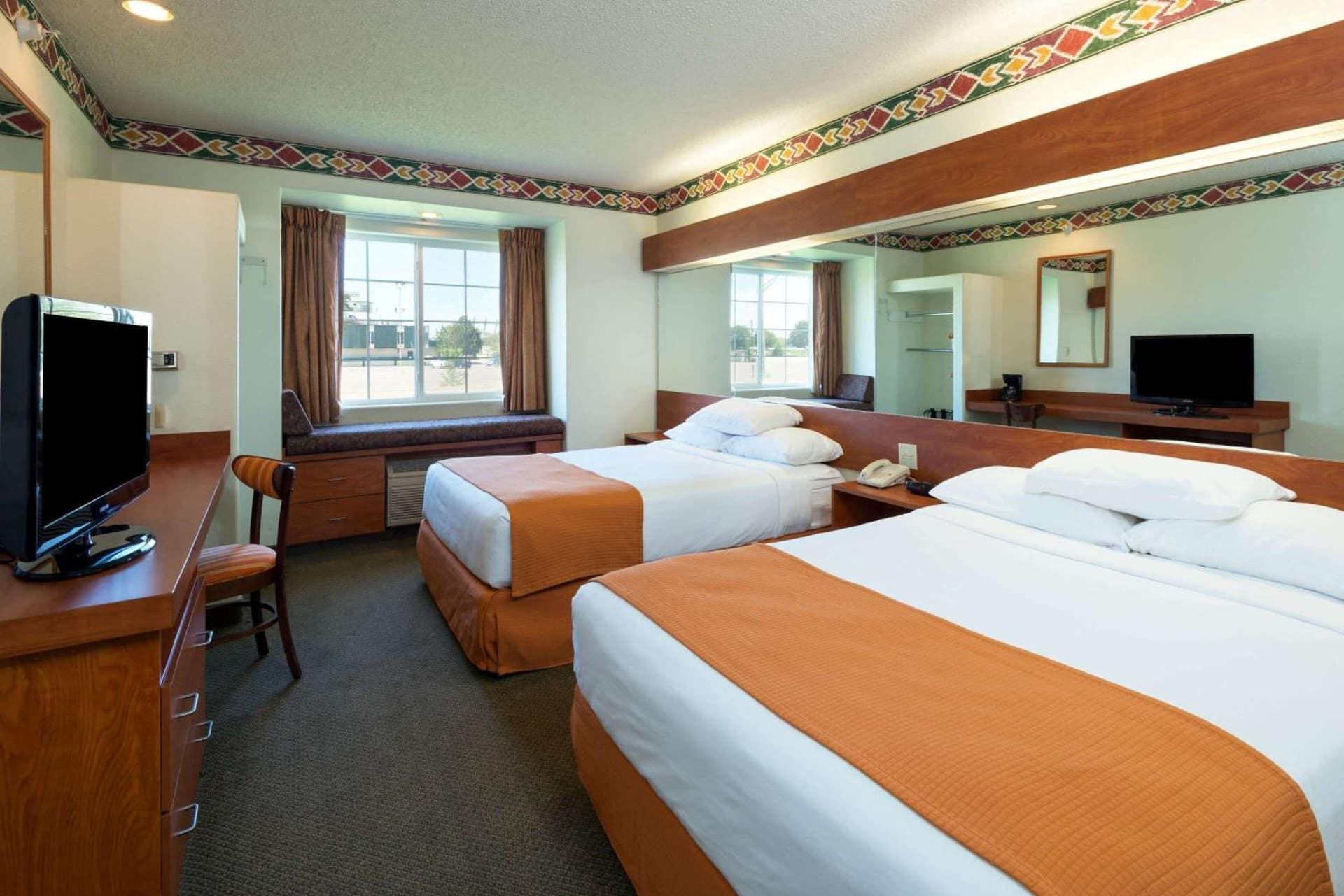 Microtel Inn and Suites Pueblo gallery photo in Pueblo, CO — image 10