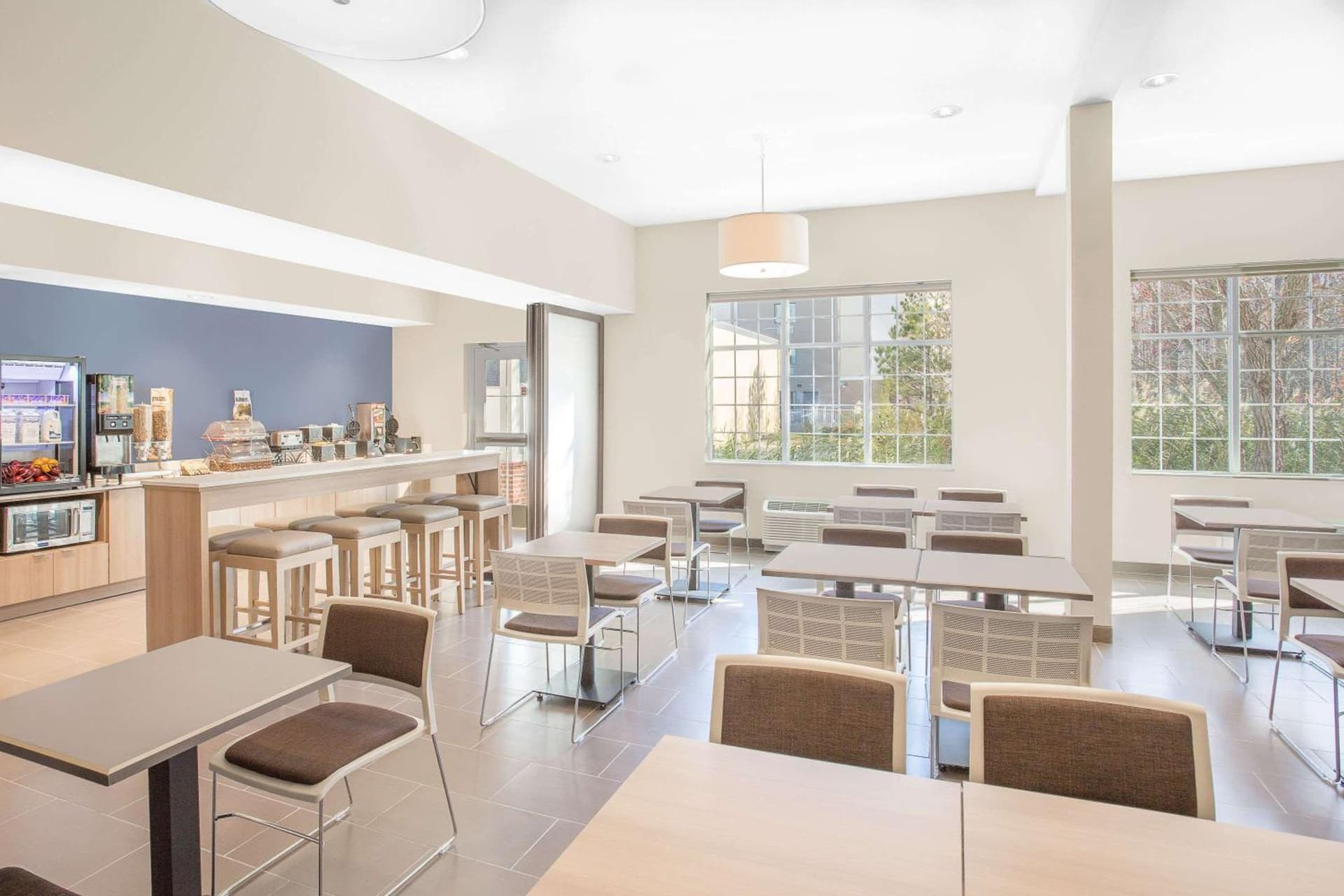 Microtel Inn & Suites by Wyndham Ocean City interior in Ocean City, MD — gallery photo 2