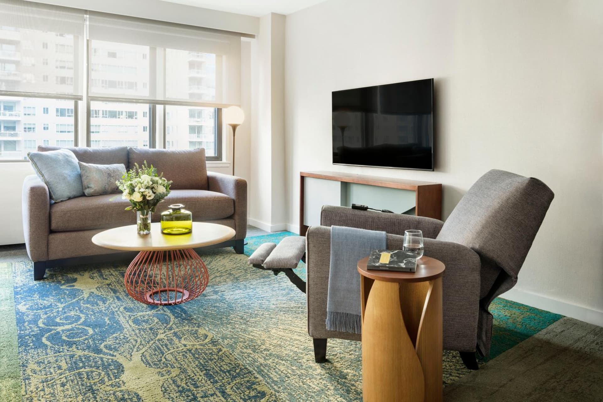 The Gardens Sonesta ES Suites New York gallery photo in New York, NY — image 23
