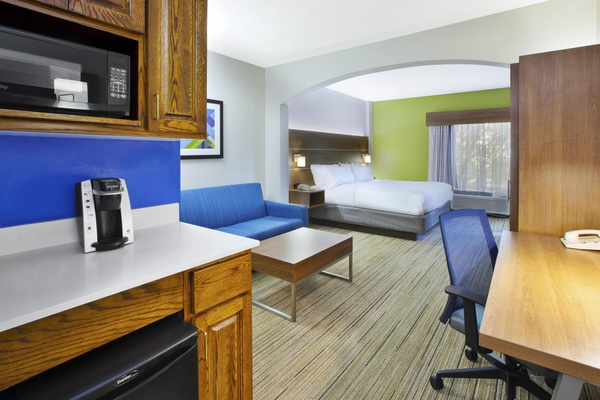 Holiday Inn Express Hotel & Suites Cincinnati Northeast-Milford by IHG property views in Milford, OH — gallery photo 3