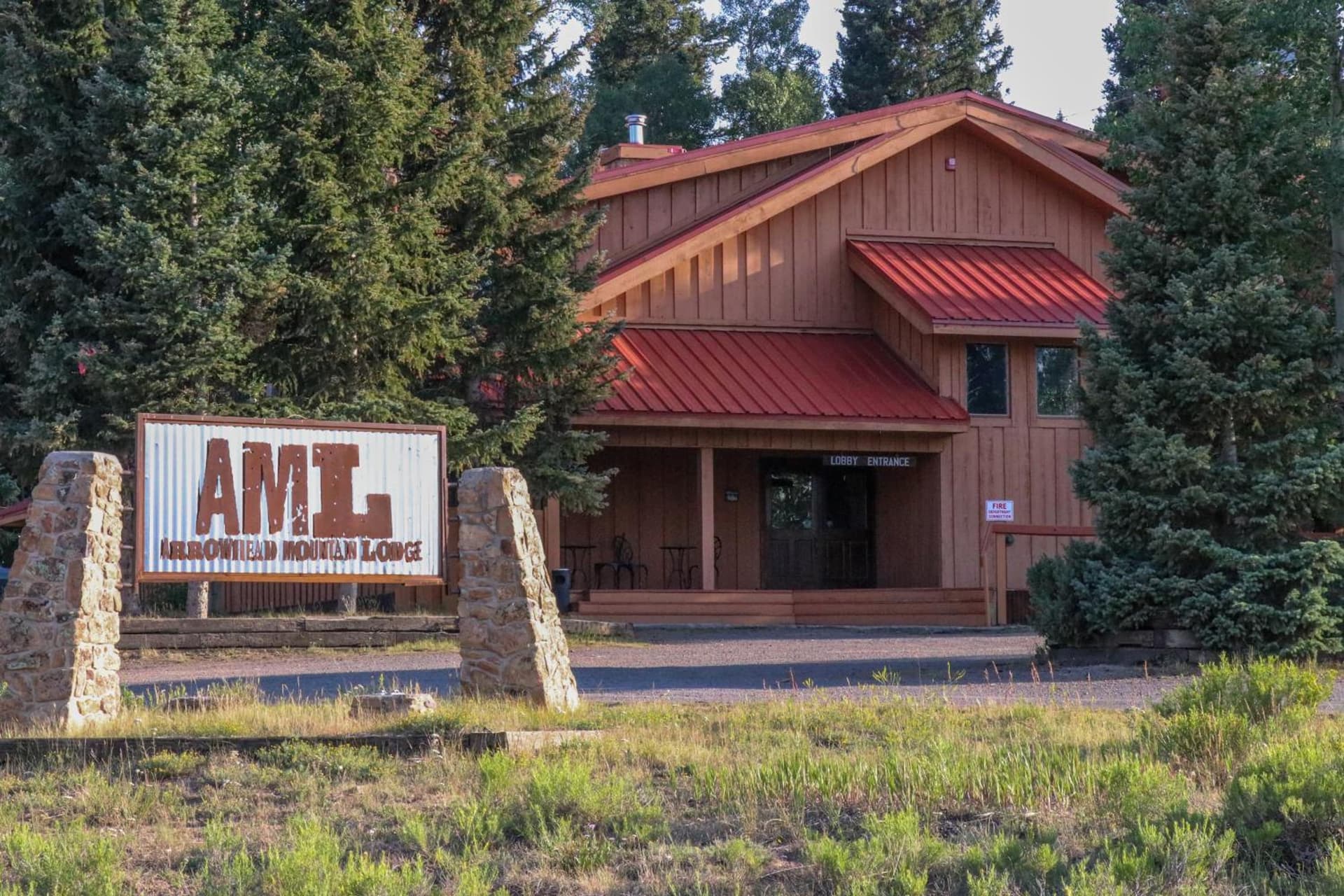 Arrowhead Mountain Lodge featured exterior or lobby in Cimarron — similar hotel