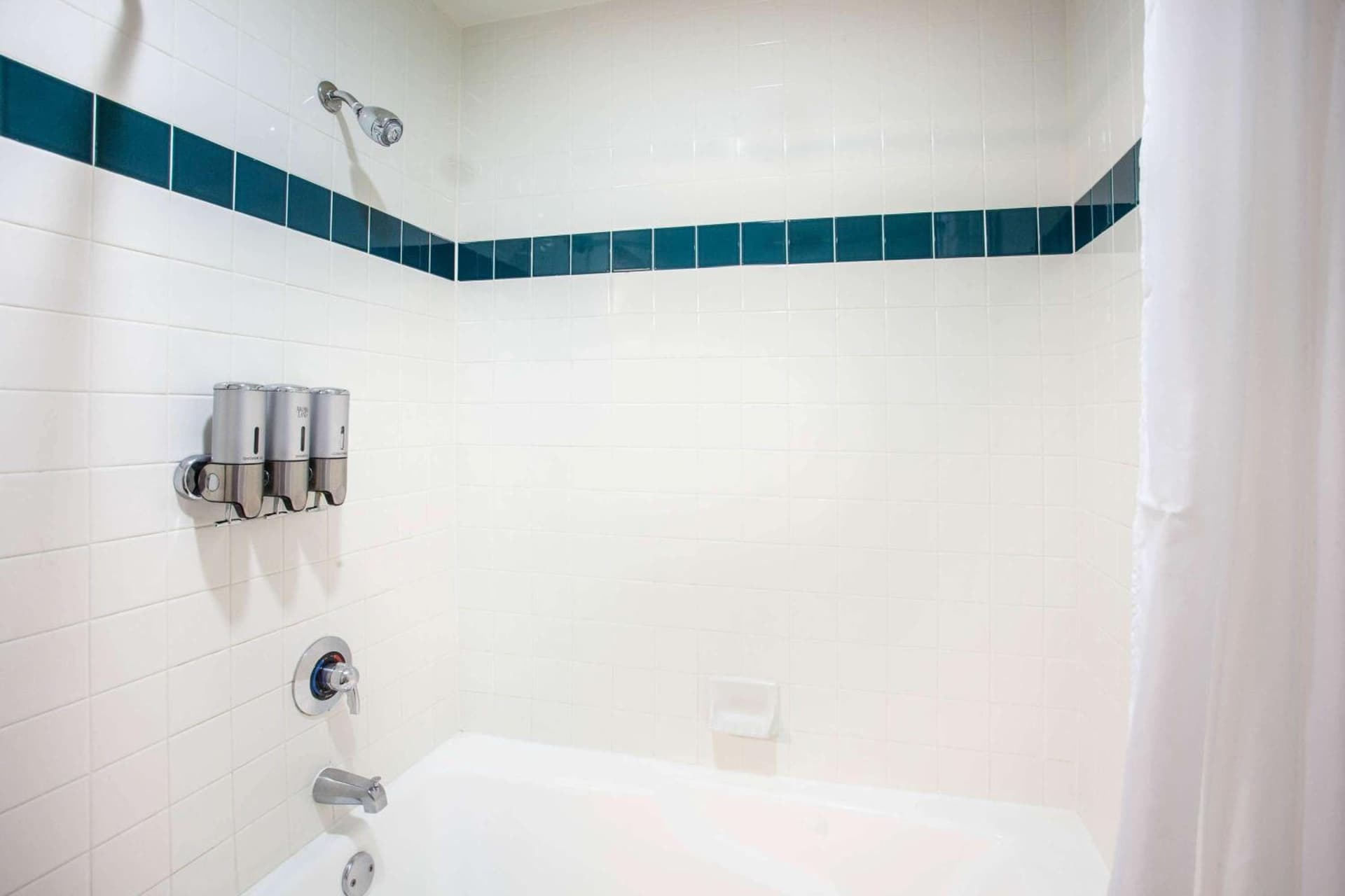 Azure Hotel&Suites Ontario Trademark Collection by Wyndham gallery photo in Ontario, CA — image 59