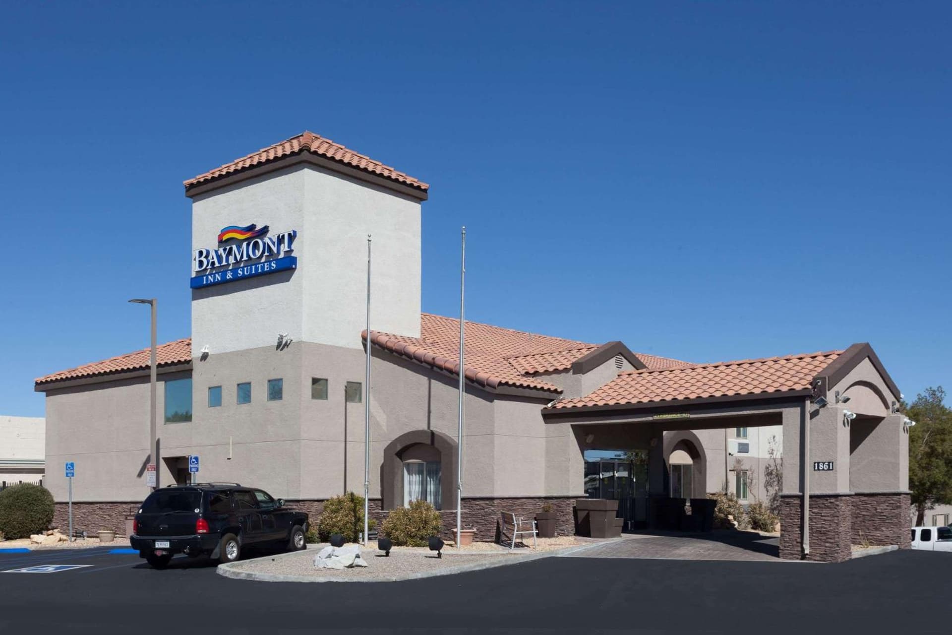 Baymont by Wyndham Barstow Historic Route 66 interior in Barstow, CA — gallery photo 2