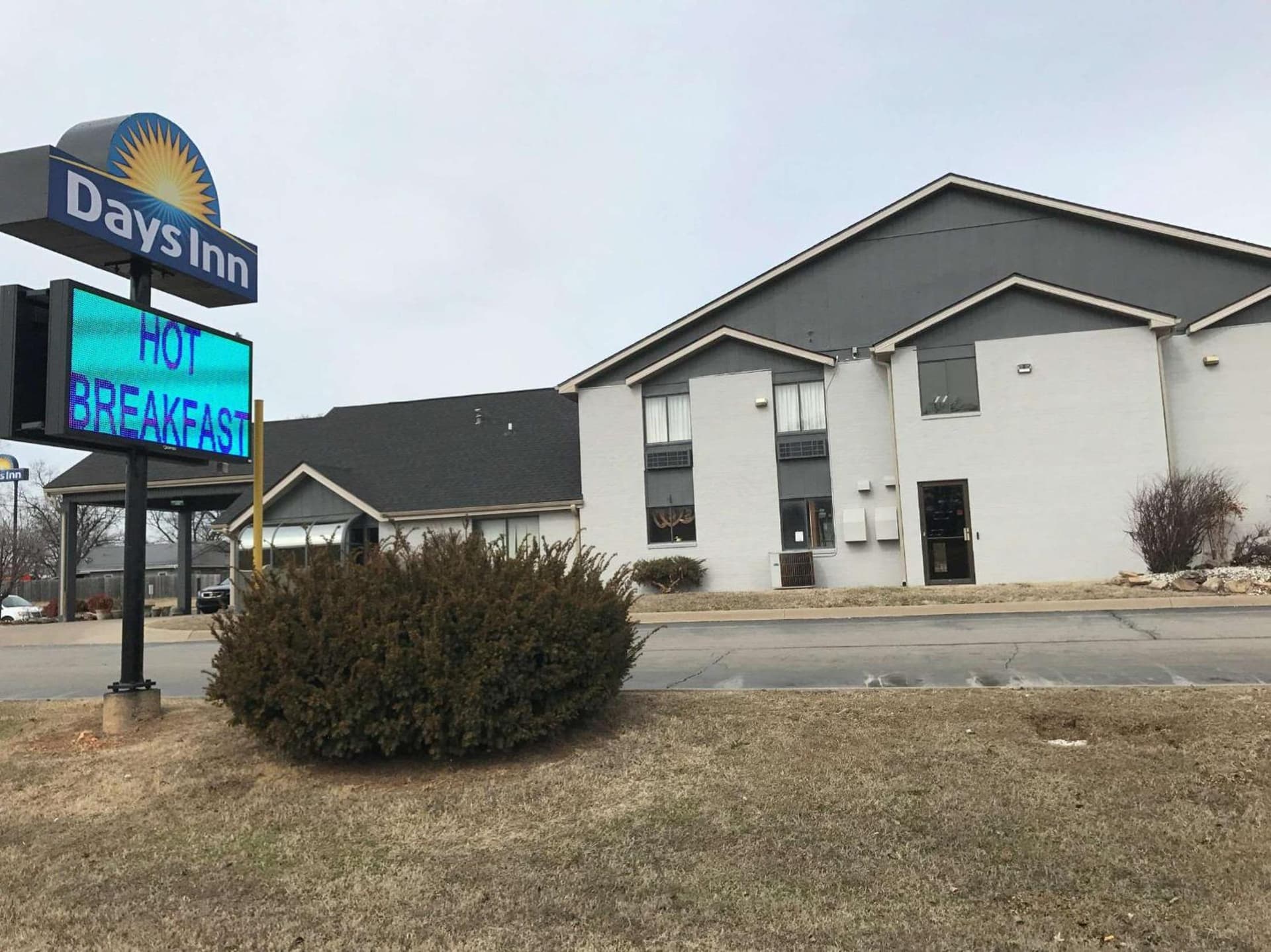 Days Inn by Wyndham Carthage featured exterior or lobby in Carthage, MO — similar hotel