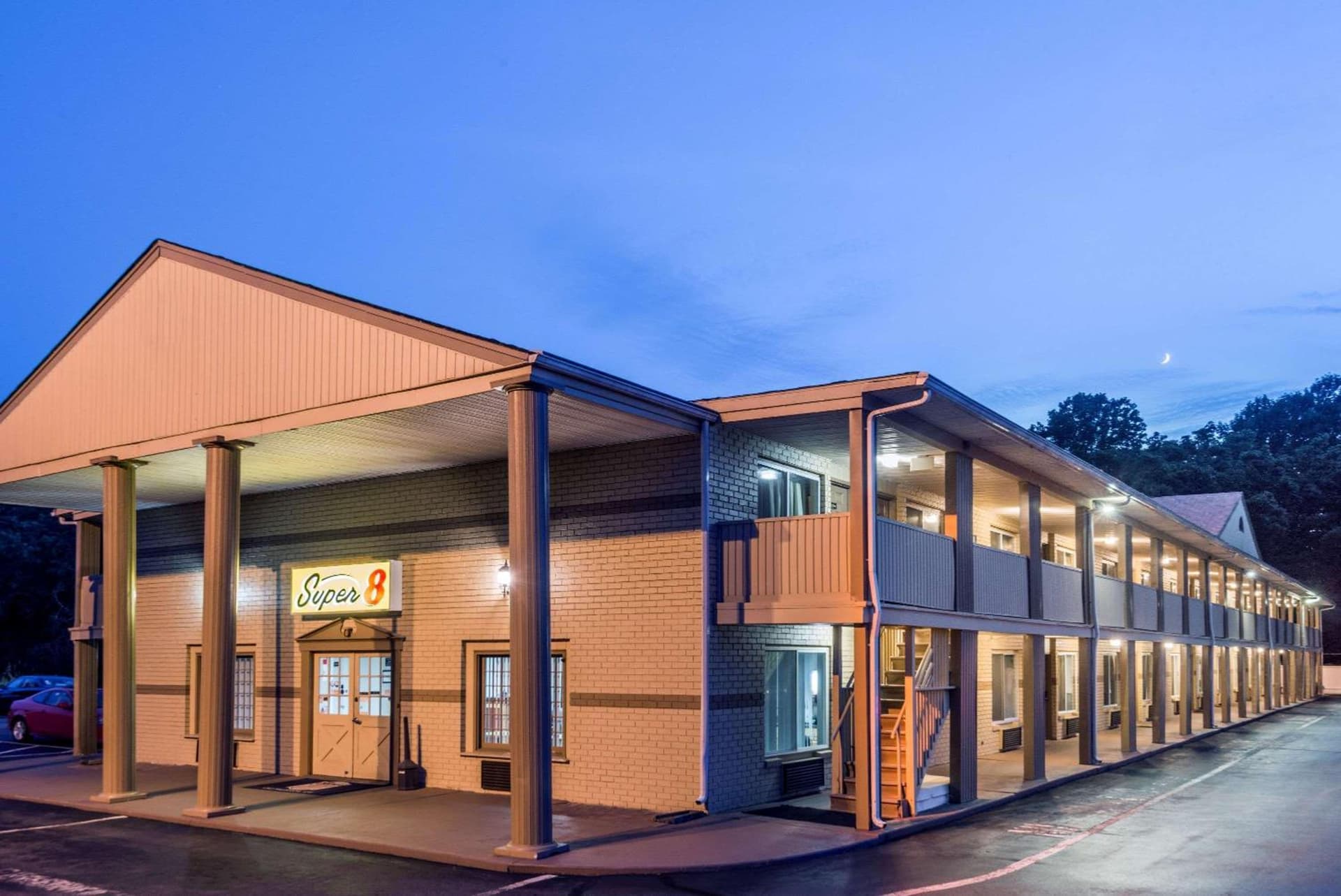 Super 8 by Wyndham Old Saybrook featured exterior or lobby in Old Saybrook, CT — similar hotel