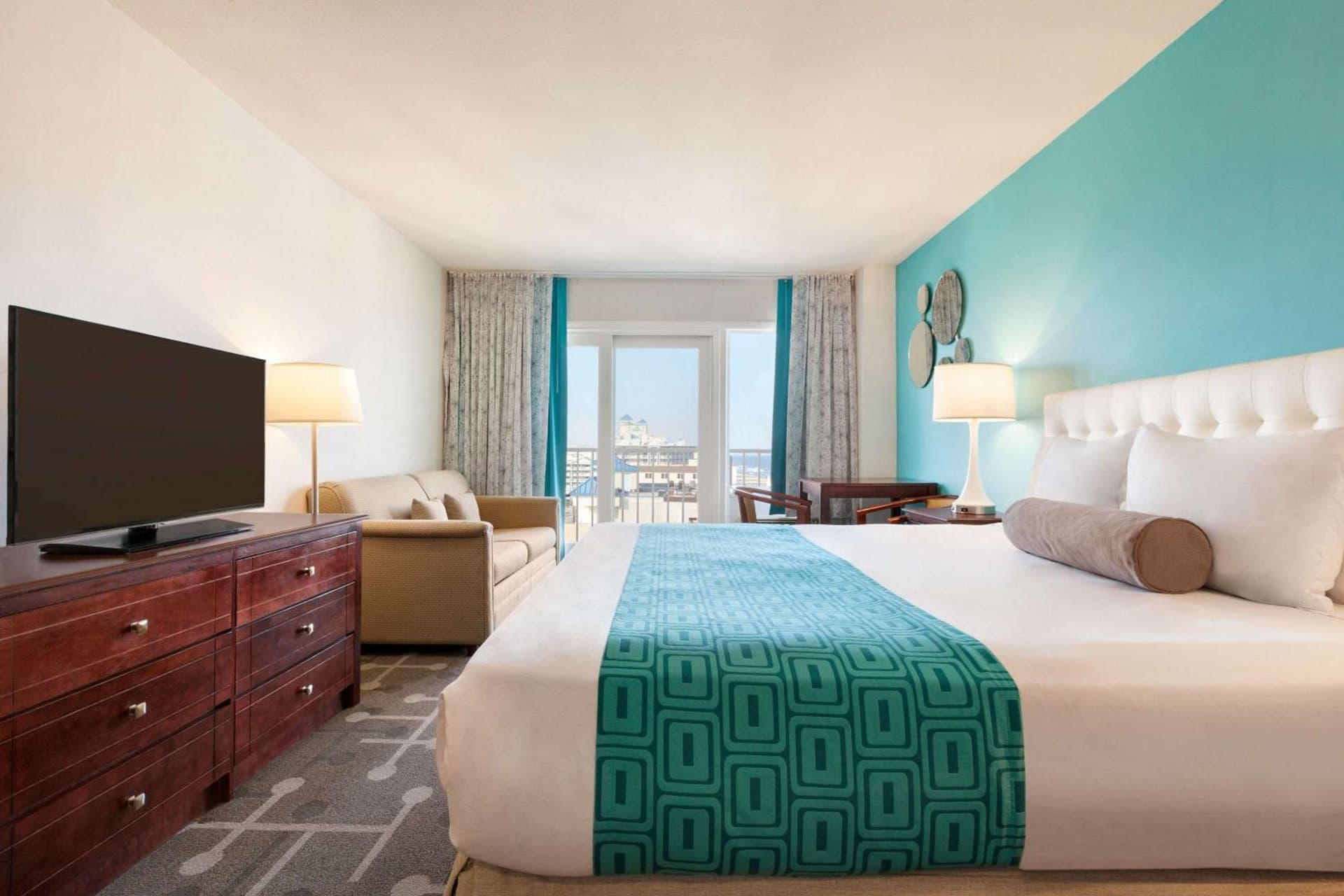 Howard Johnson Plaza by Wyndham Ocean City Oceanfront gallery photo in Ocean City, MD — image 25
