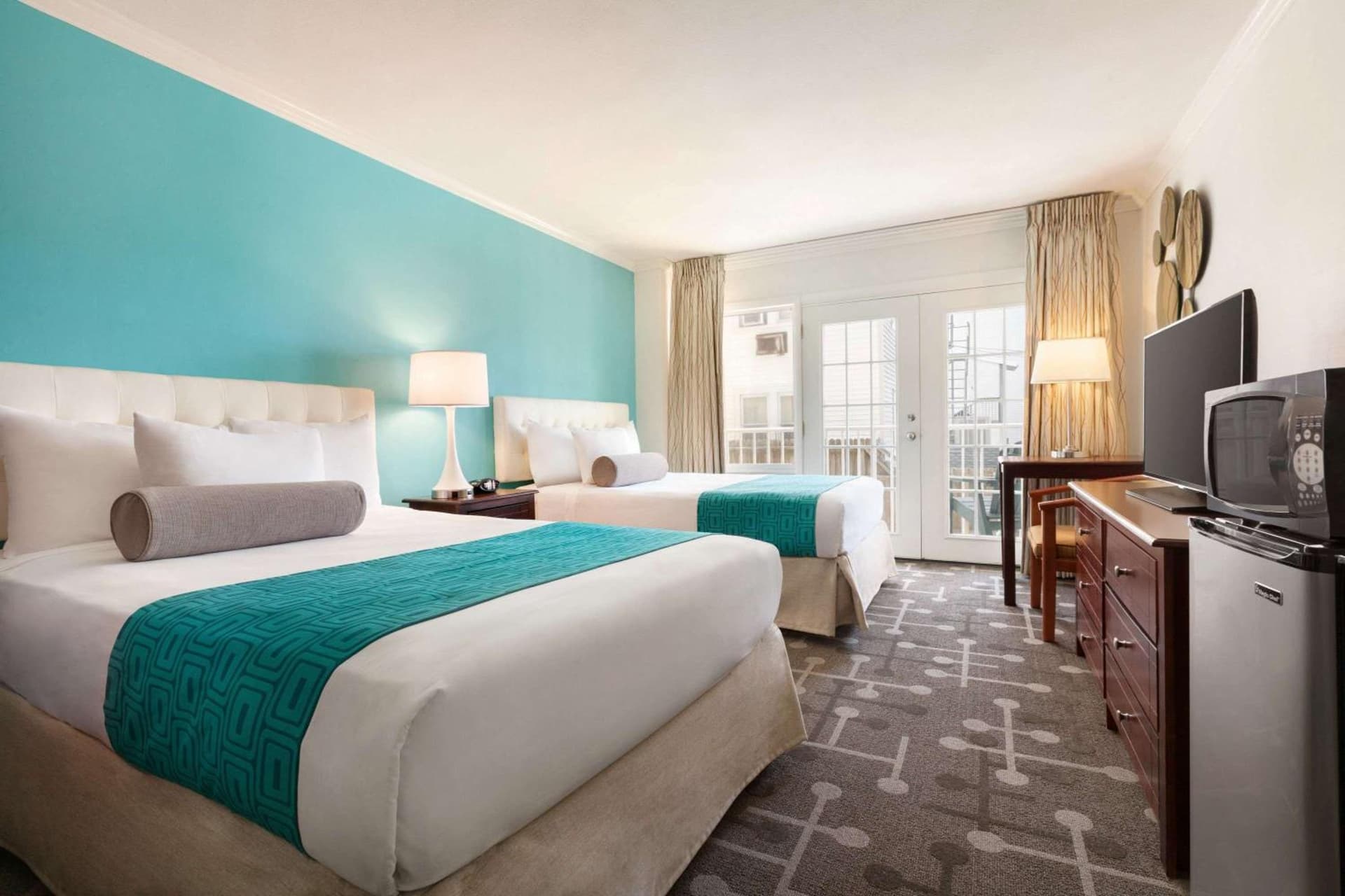 Howard Johnson Plaza by Wyndham Ocean City Oceanfront gallery photo in Ocean City, MD — image 24