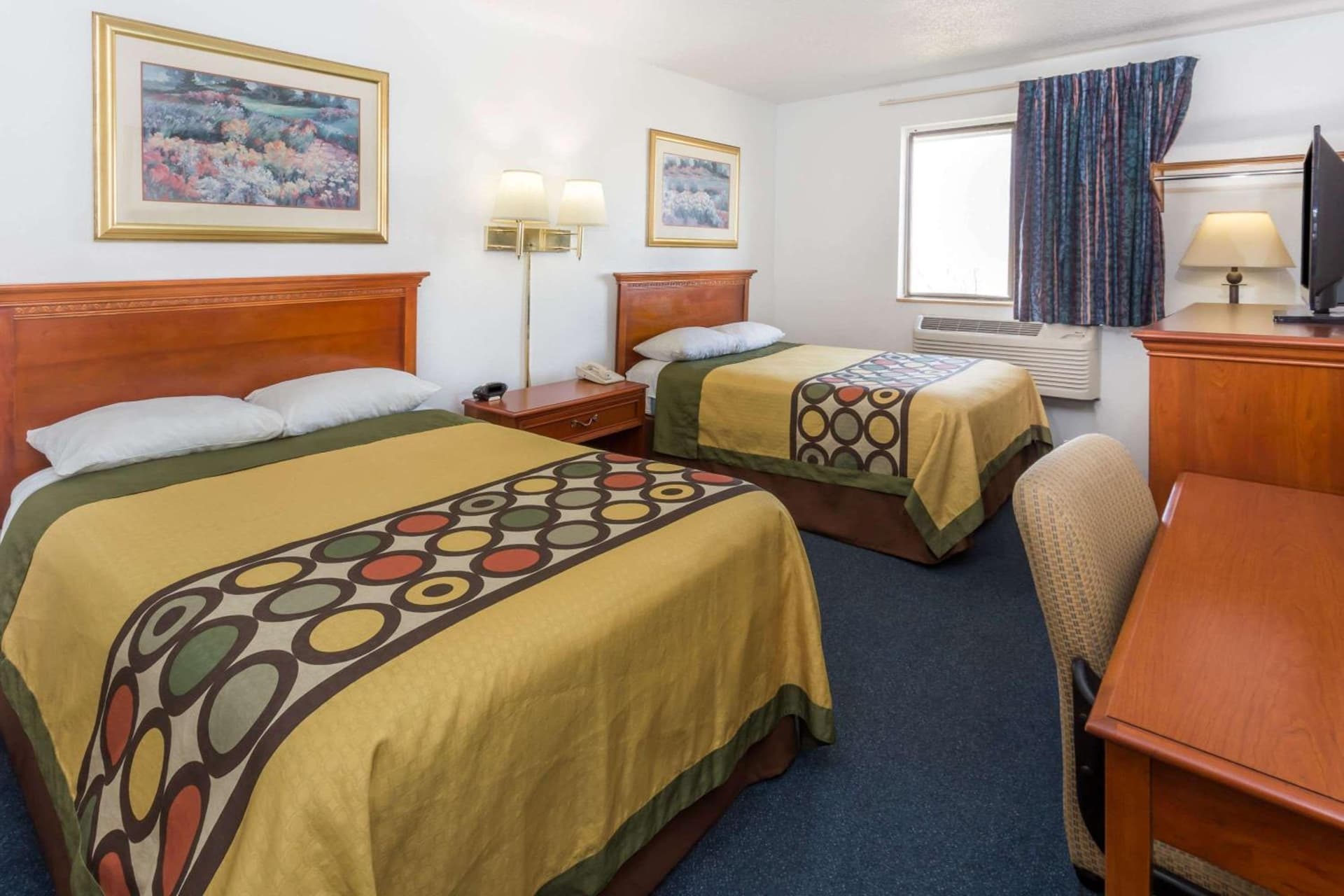Super 8 by Wyndham Pontiac property views in Pontiac, IL — gallery photo 3