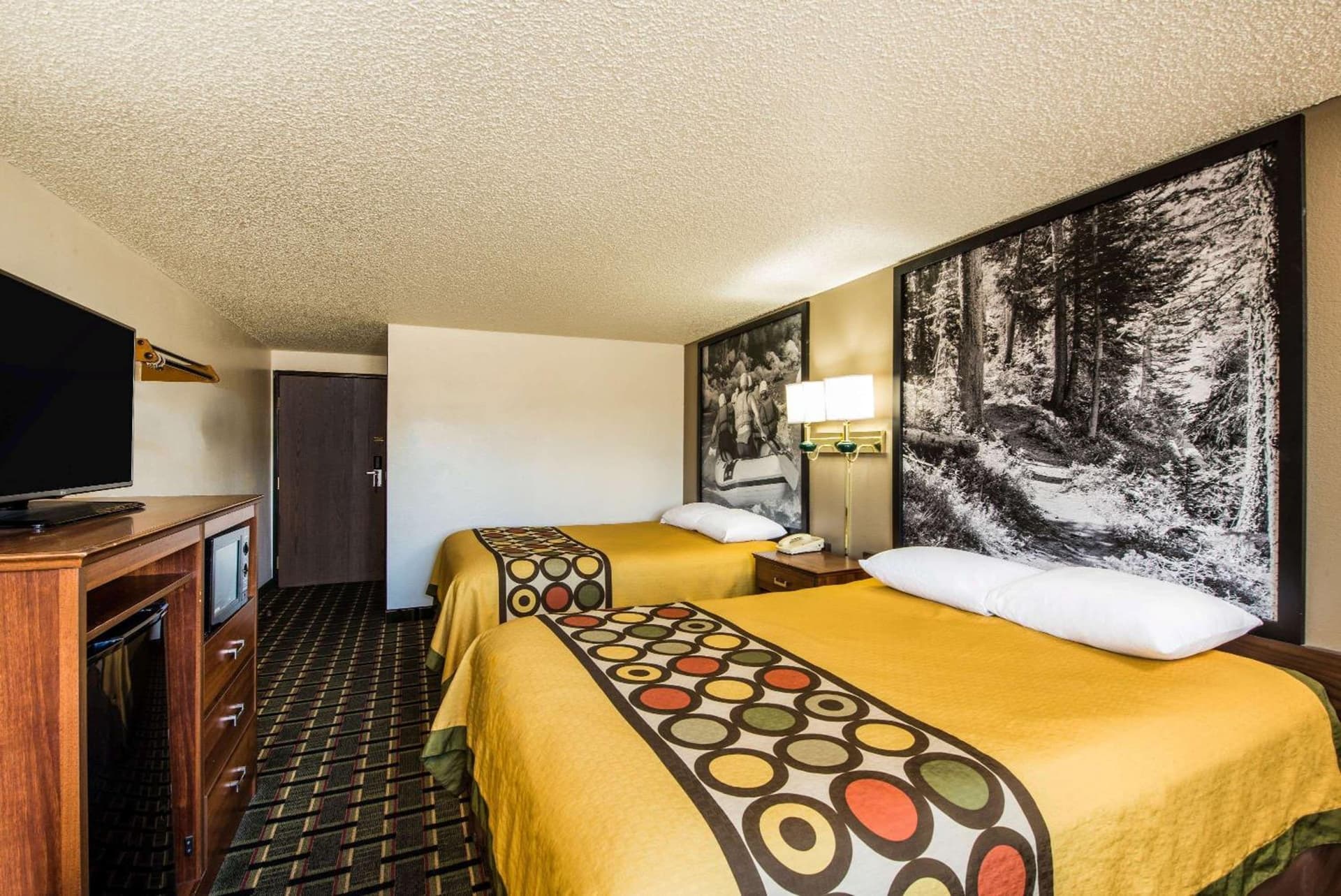 Super 8 by Wyndham Pueblo gallery photo in Pueblo, CO — image 25