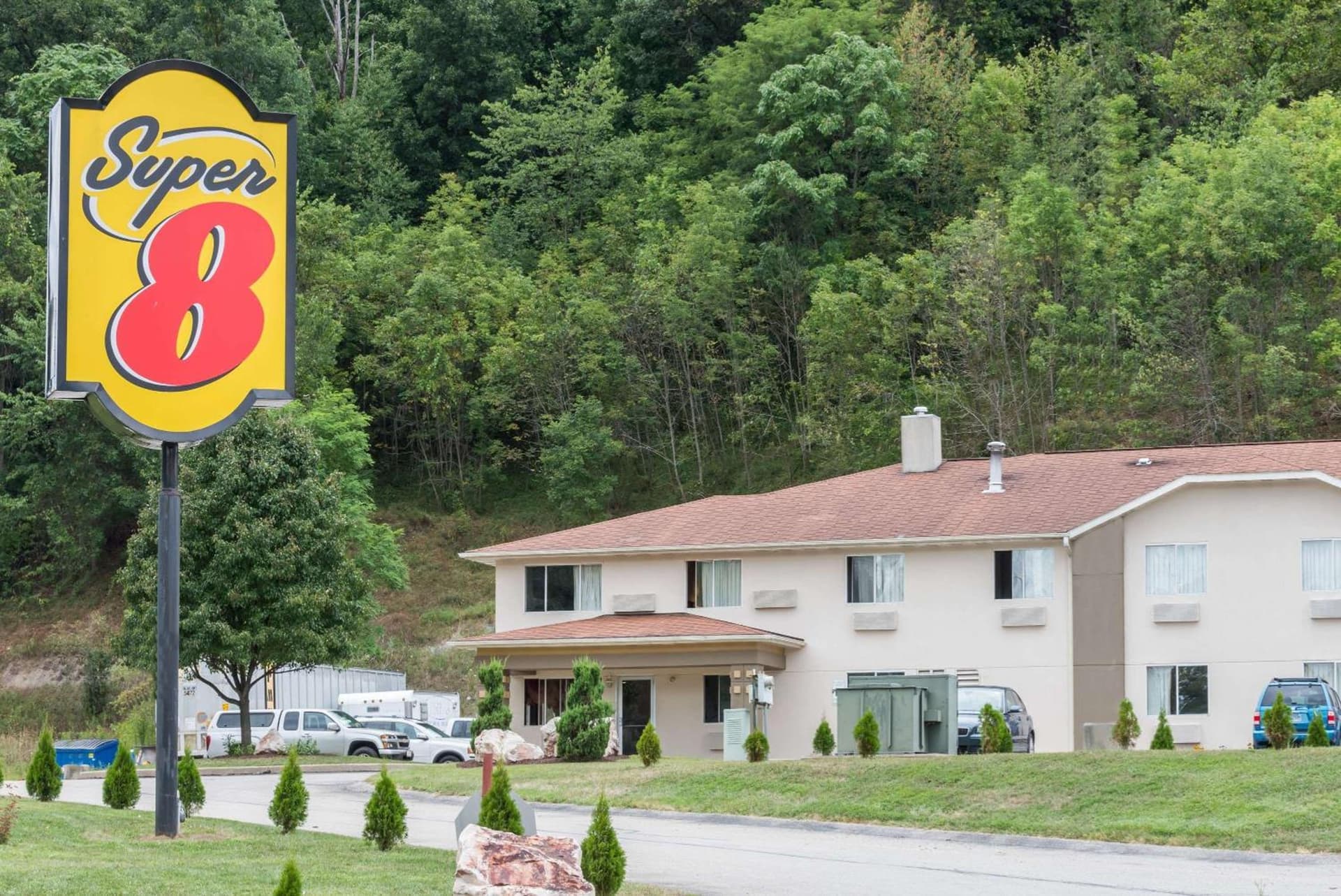 Super 8 by Wyndham Pittsburgh/Monroeville featured exterior or lobby in Monroeville, PA — similar hotel