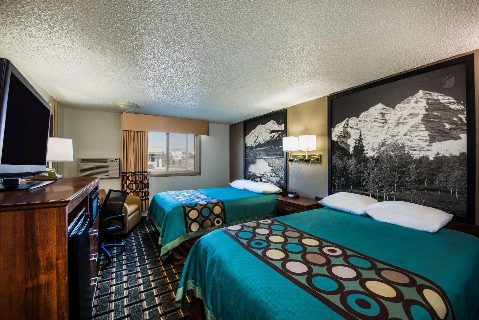 Super 8 by Wyndham Pueblo gallery photo in Pueblo, CO — image 40