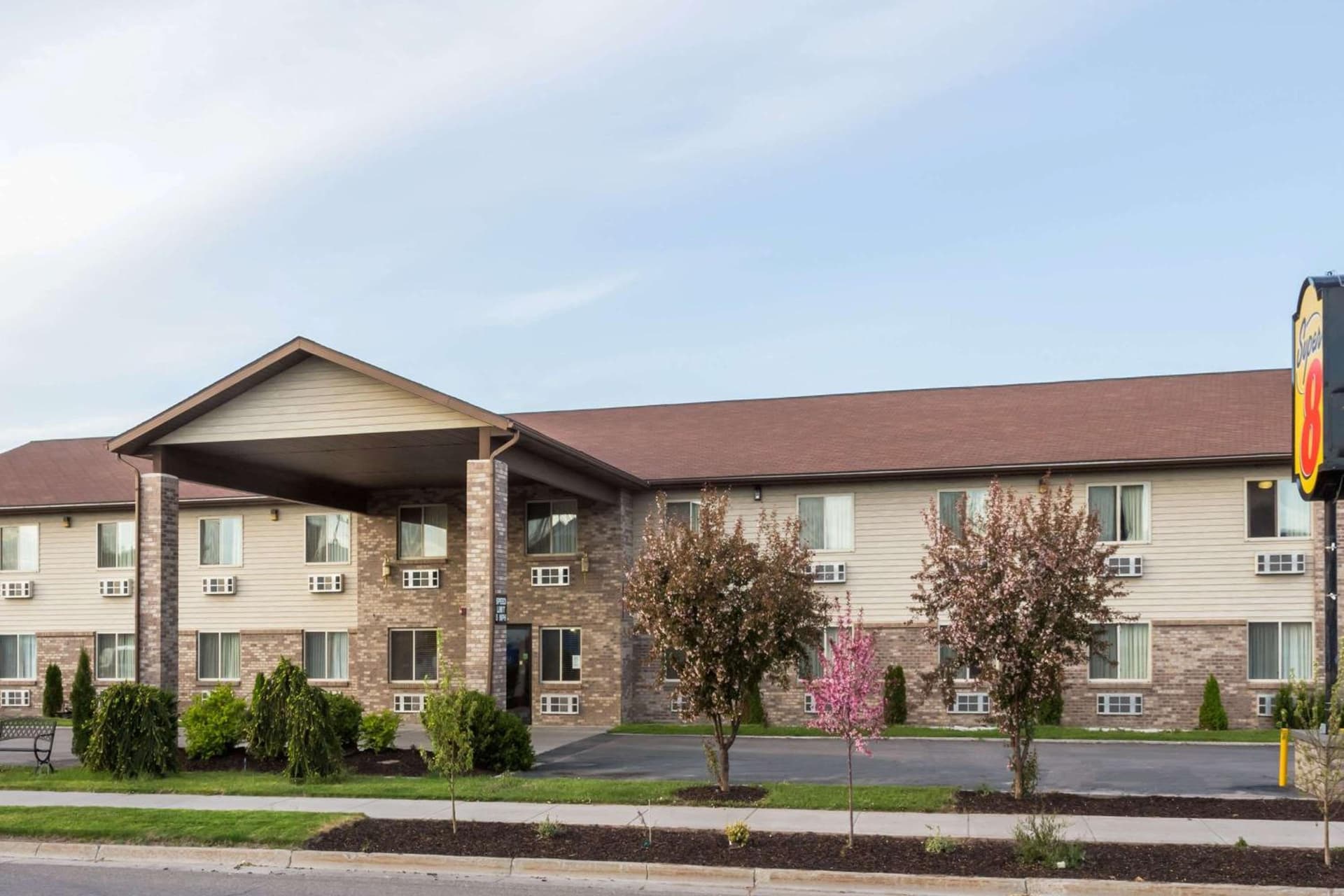 Super 8 by Wyndham Rexburg interior in Rexburg, ID — gallery photo 2