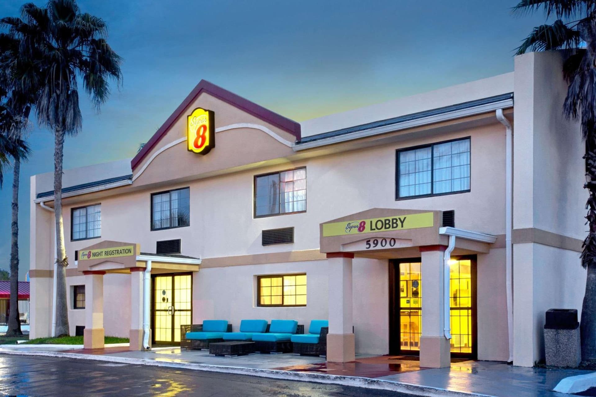 Orlando Inn International Drive Area interior in Orlando, FL — gallery photo 2