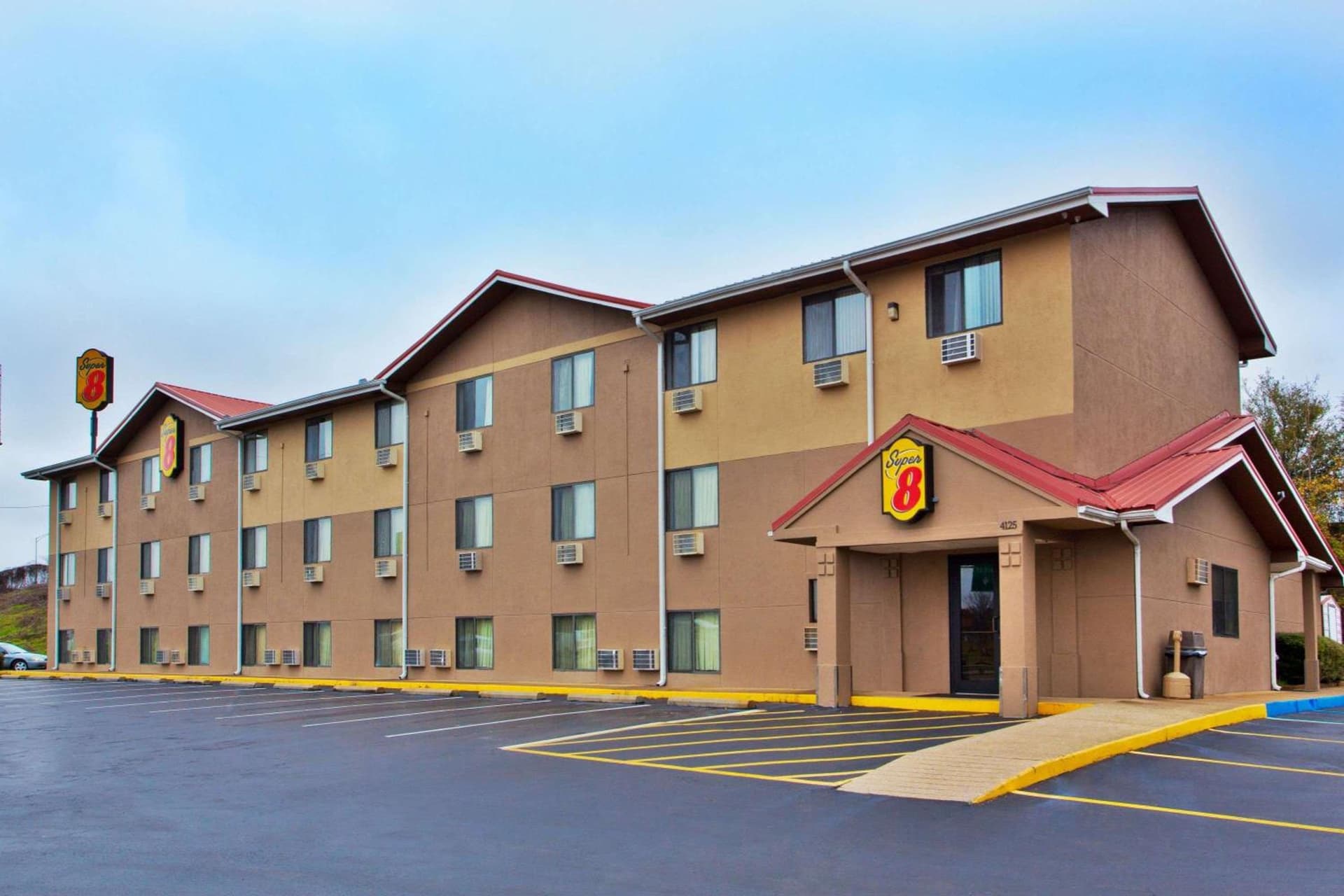 Super 8 by Wyndham Tuscaloosa featured exterior or lobby in Tuscaloosa, AL — similar hotel