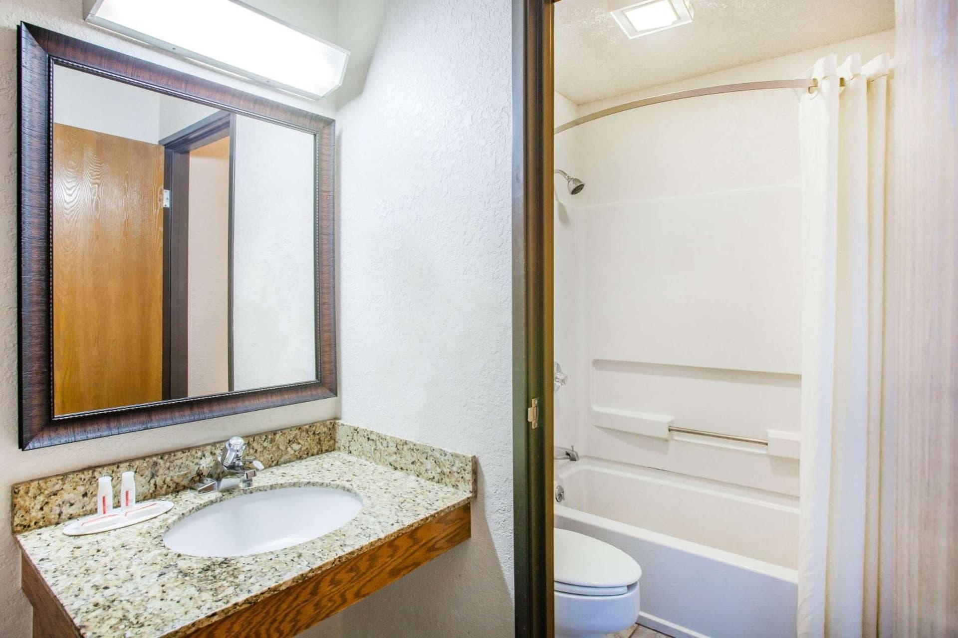 Super 8 by Wyndham Hot Springs property views in Hot Springs, AR — gallery photo 3
