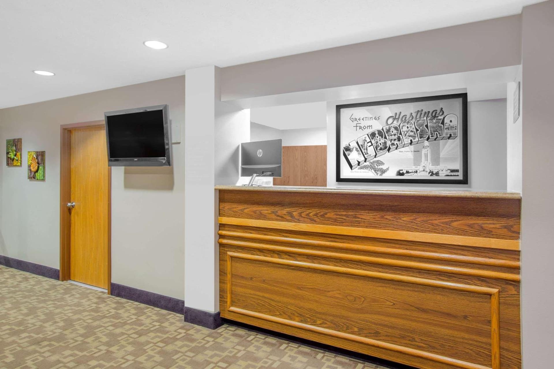Super 8 by Wyndham Hastings interior in Hastings, NE — gallery photo 2