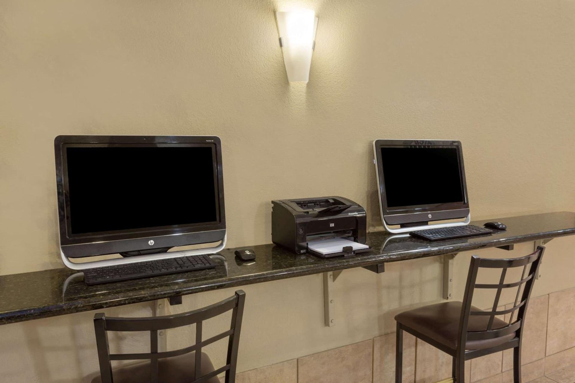 Rodeway Inn & Suites Chandler - Phoenix South I-10 gallery photo in Chandler, AZ — image 17