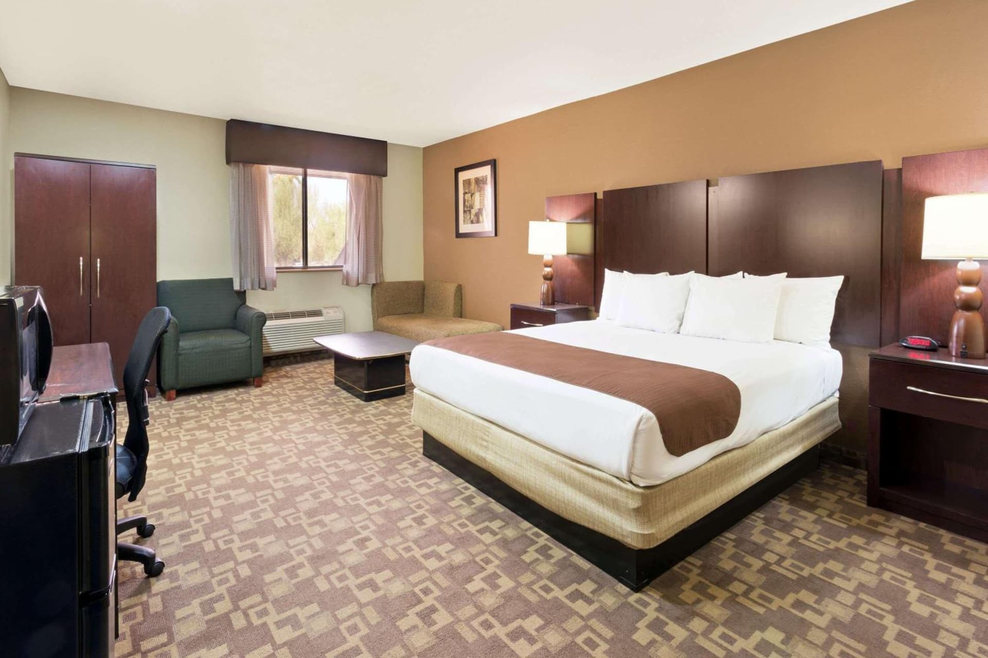 Rodeway Inn & Suites Chandler - Phoenix South I-10 gallery photo in Chandler, AZ — image 16