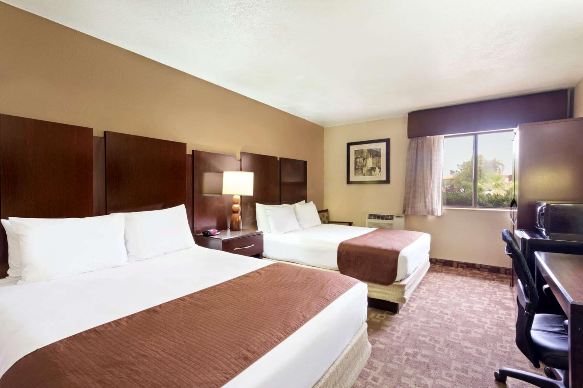 Rodeway Inn & Suites Chandler - Phoenix South I-10 interior in Chandler, AZ — gallery photo 2