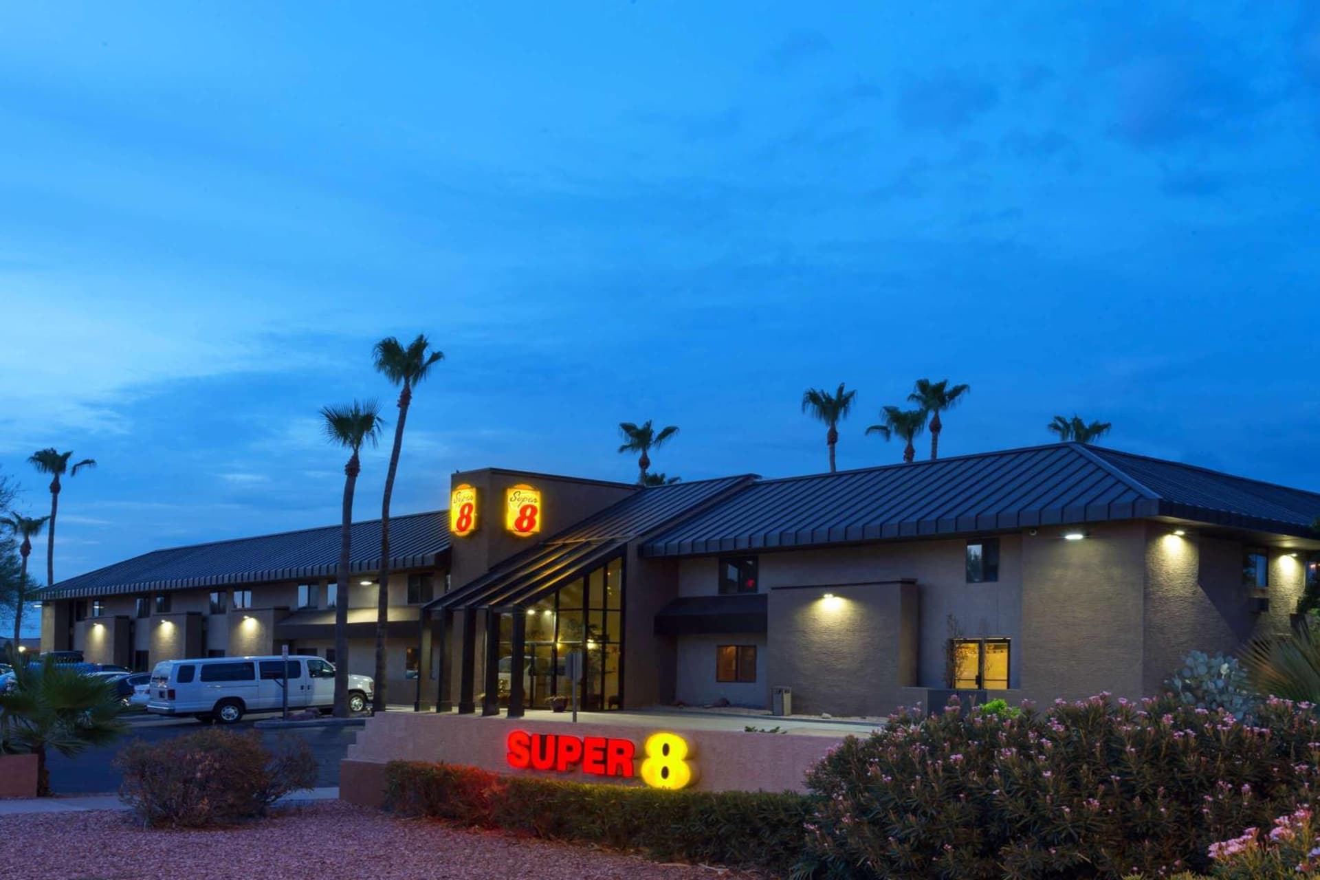 Rodeway Inn & Suites Chandler - Phoenix South I-10 interior in Chandler, AZ — gallery photo 2