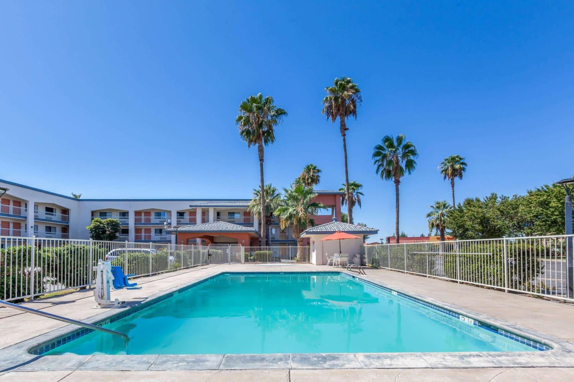 Super 8 by Wyndham Bakersfield/Central property views in Bakersfield, CA — gallery photo 3